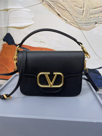 va*t*no GARAVANI LOCÒ CALFSKIN SHOULDER SMALL BAG BLACK 22 x 16  x 7 cm
