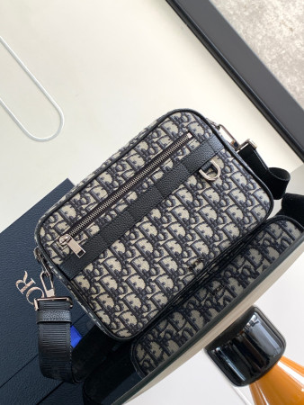 D*0r Maxi Safari Bag with Strap  Beige and Black D*0r Oblique Jacquard