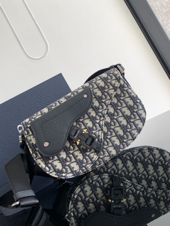D*0r Saddle Messenger Bag 24 x 16.5 x 5.5 cm