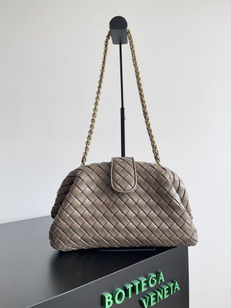 Bo*te*ga Ve*ne*ta  LAUREN  CLUTCH Andiamo Parachute  31x16.5x11cm