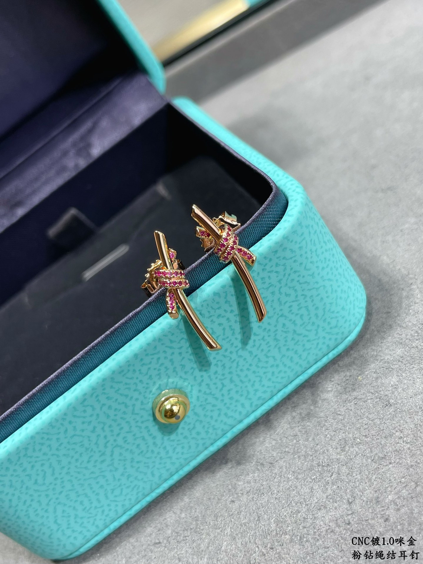 t*f*ny & co. pink Di*m*nd t wire knot stud earrings