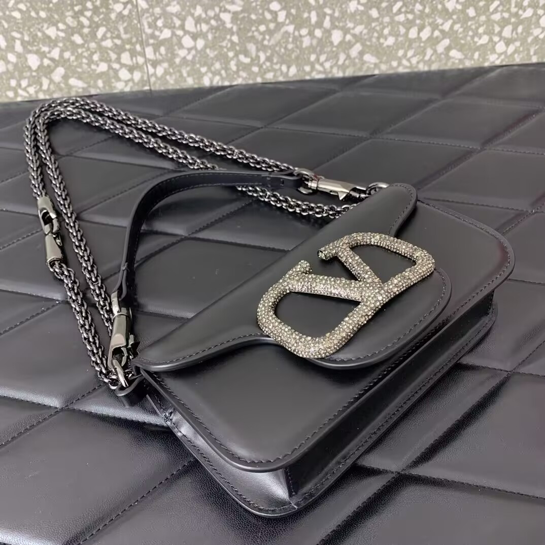 Va1e*ntin0 garavani locò small shoulder bag 20x11x5cm