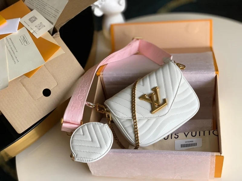 L0*is V*t0n NEW WAVE MULTI-POCHETTE M56466