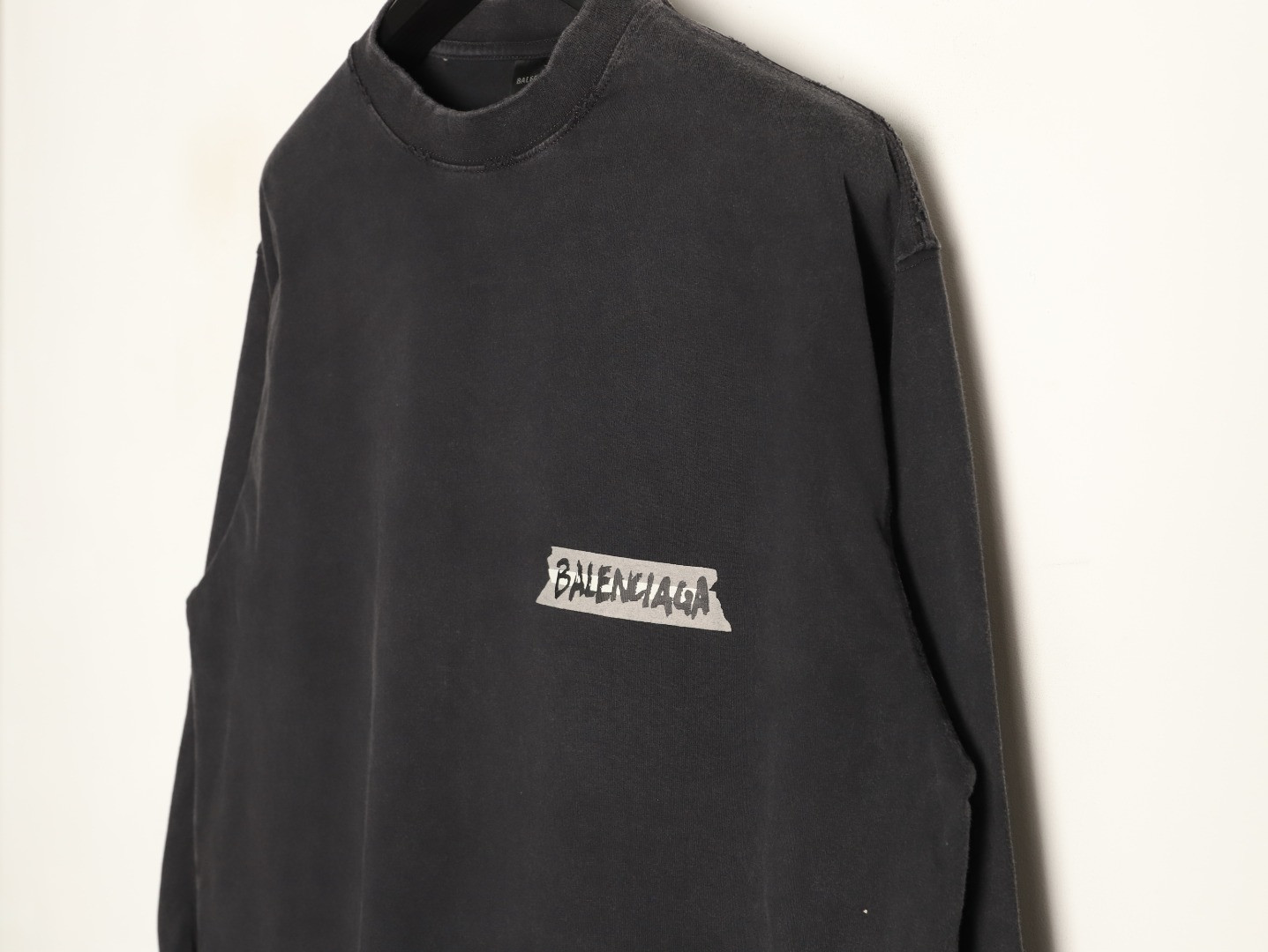 Ba*len*cia*ga long-sleeved t-shirt