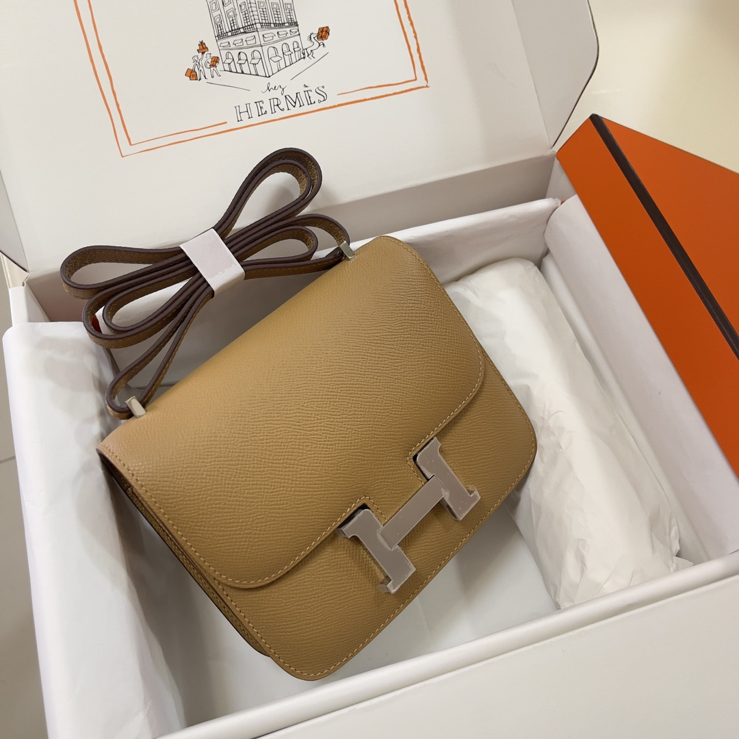 Hermès Constance 19 Epsom Silver Hardware 7.25" x 6.25" x 2.25"