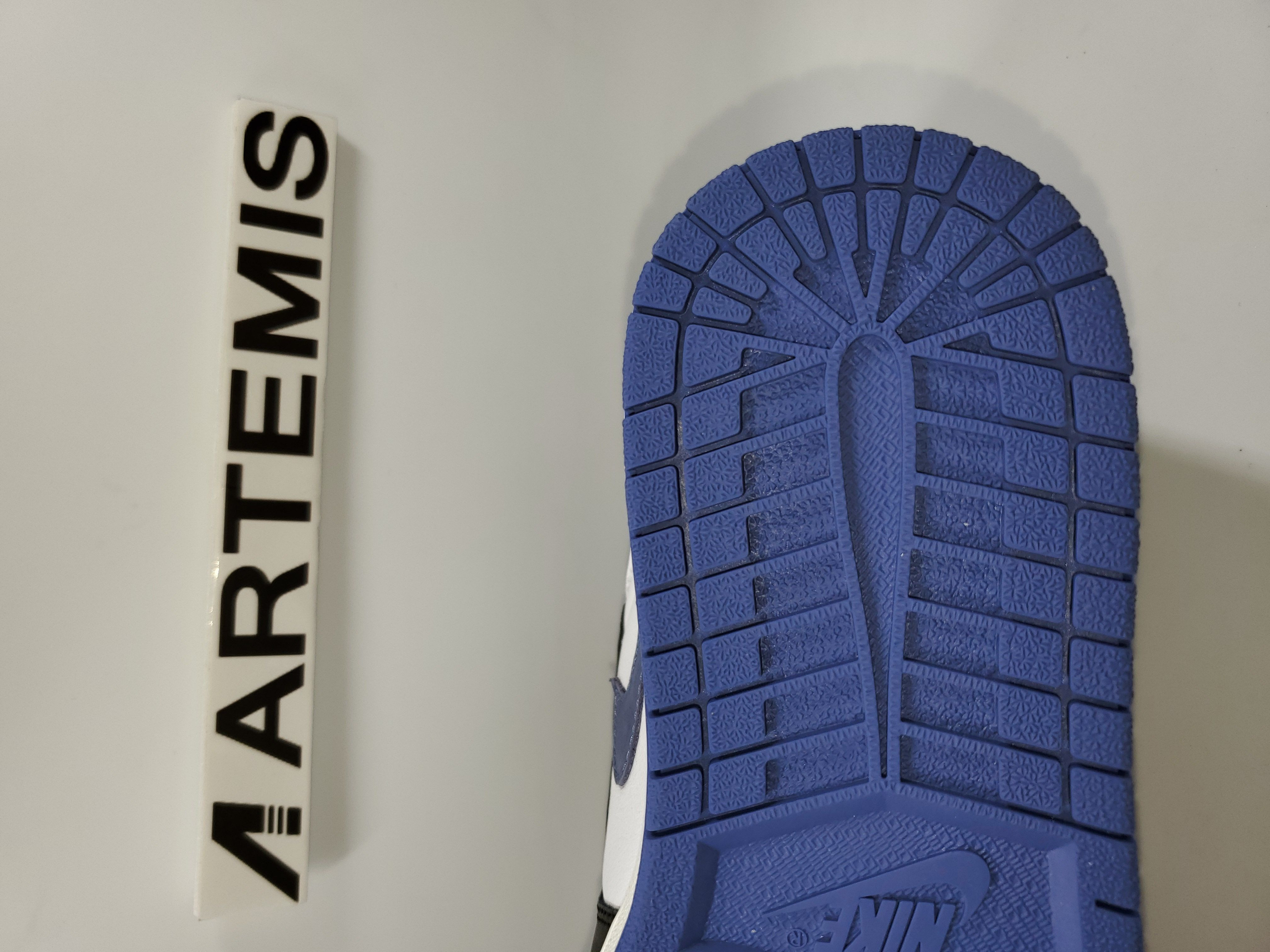 Air Jordan 1 Retro High Blue Moon