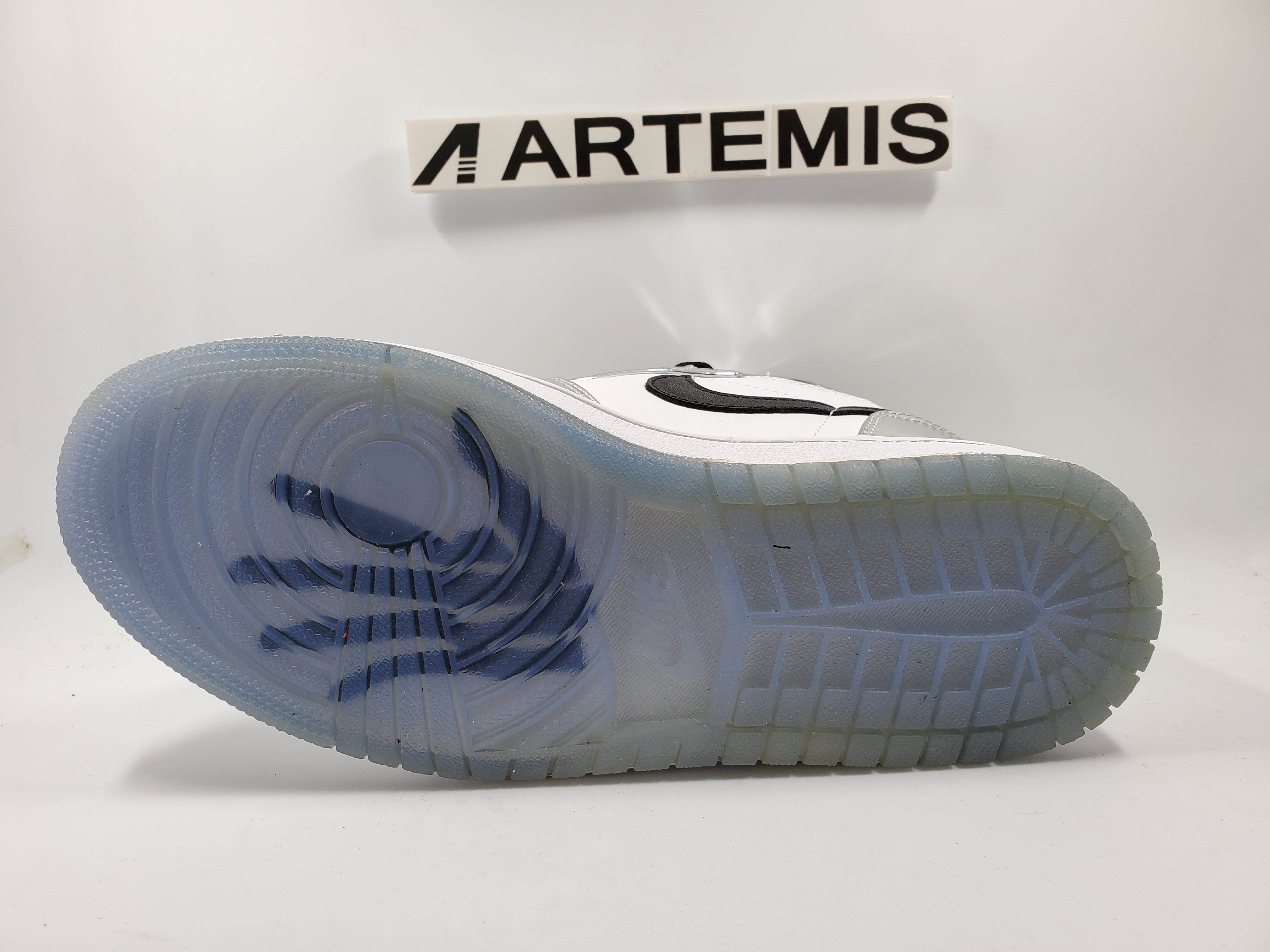 Air Jordan 1 Retro High Think 16 (Pass the Torch)