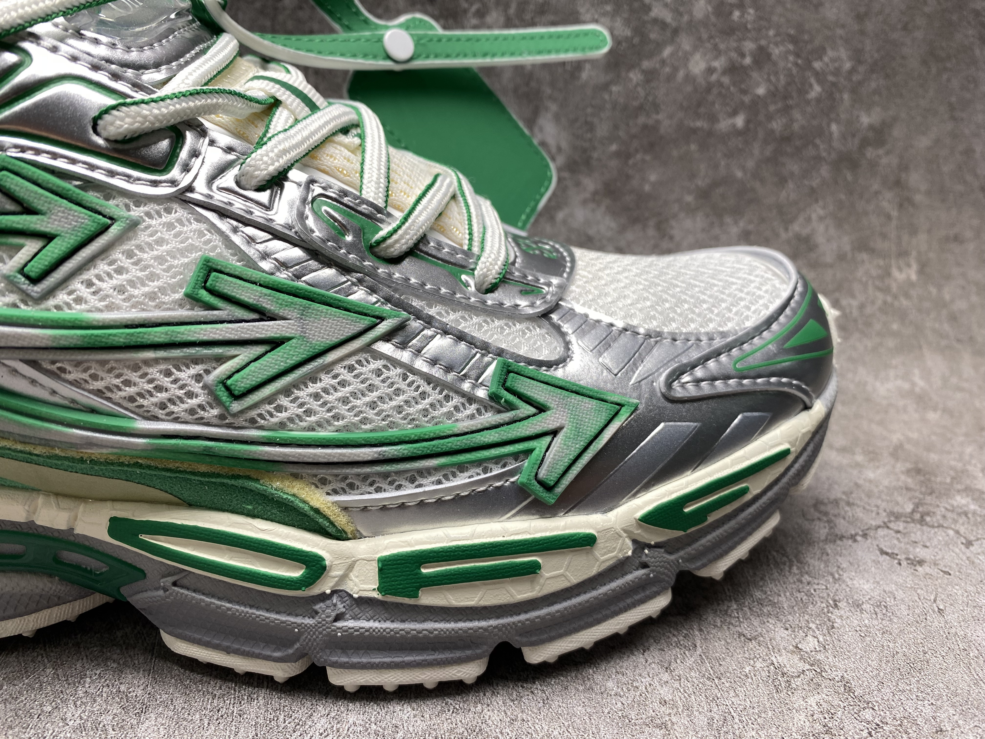 UA Off-White "BE RIGHT BACK"