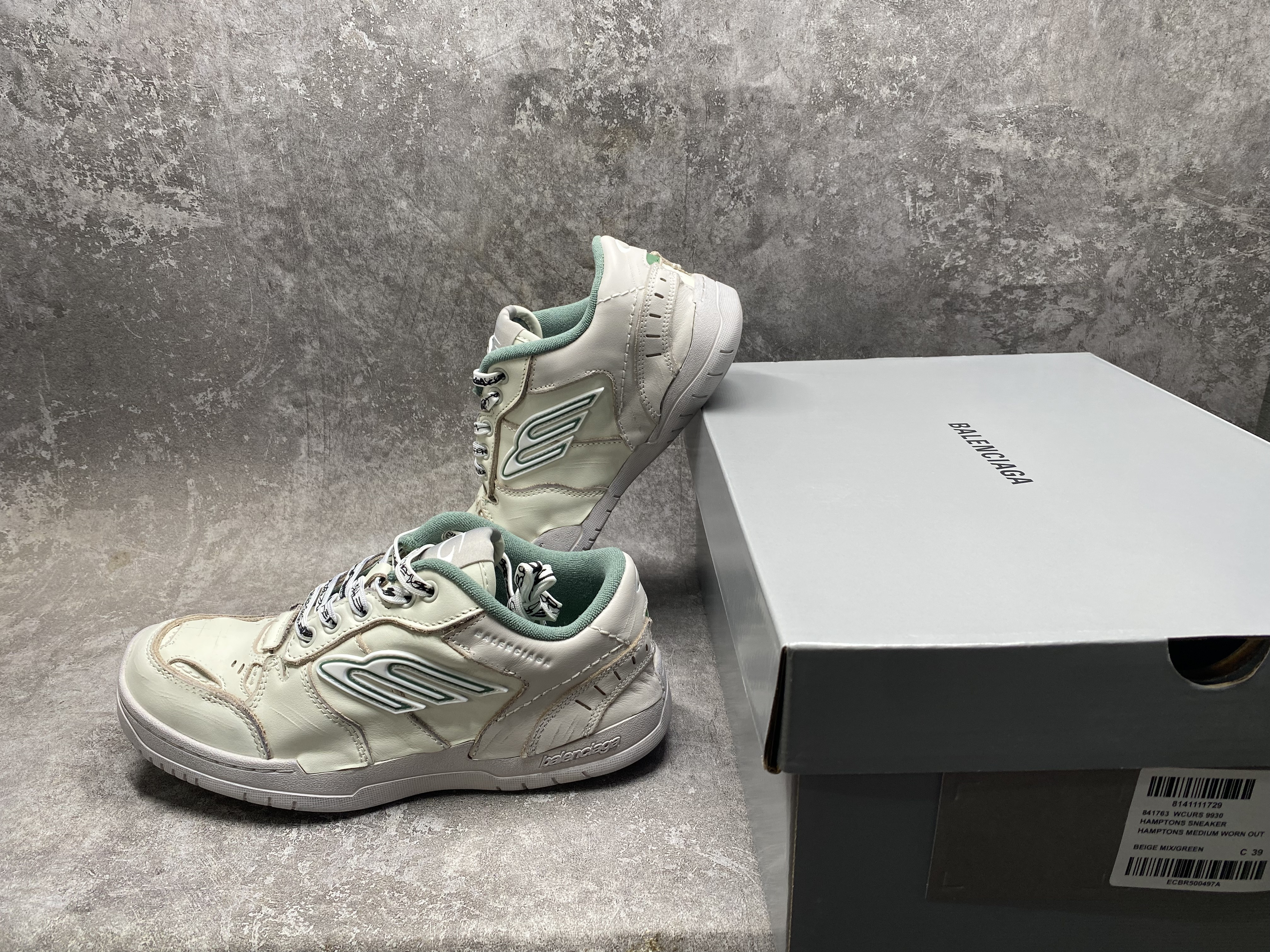 ua Ba*len*cia*ga hamptons worn-out sneaker (run one size large)