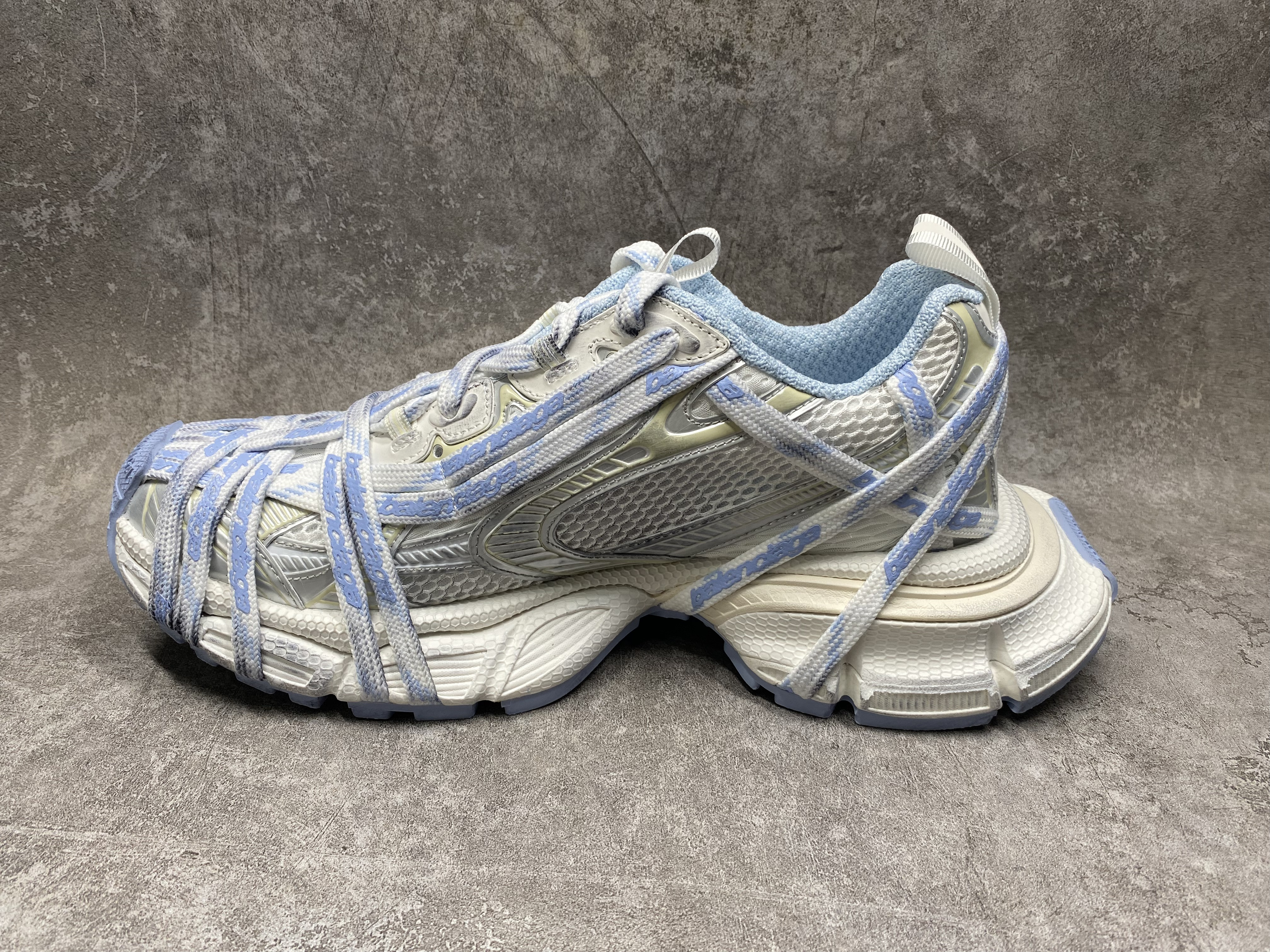 ua Ba*len*cia*ga 3xl extreme laces logo sneaker(run one size large)