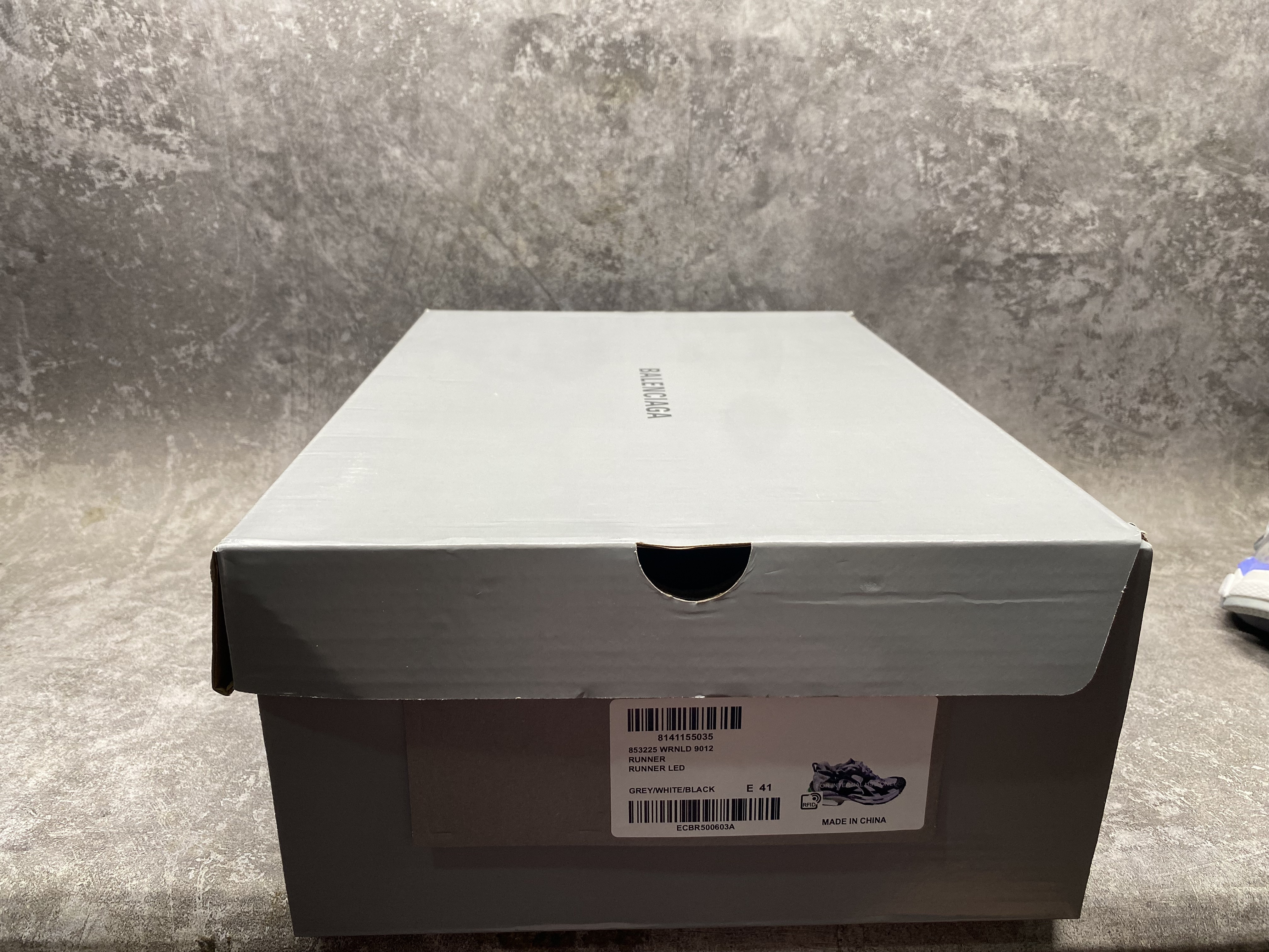 ua Ba*len*cia*ga runner sneaker