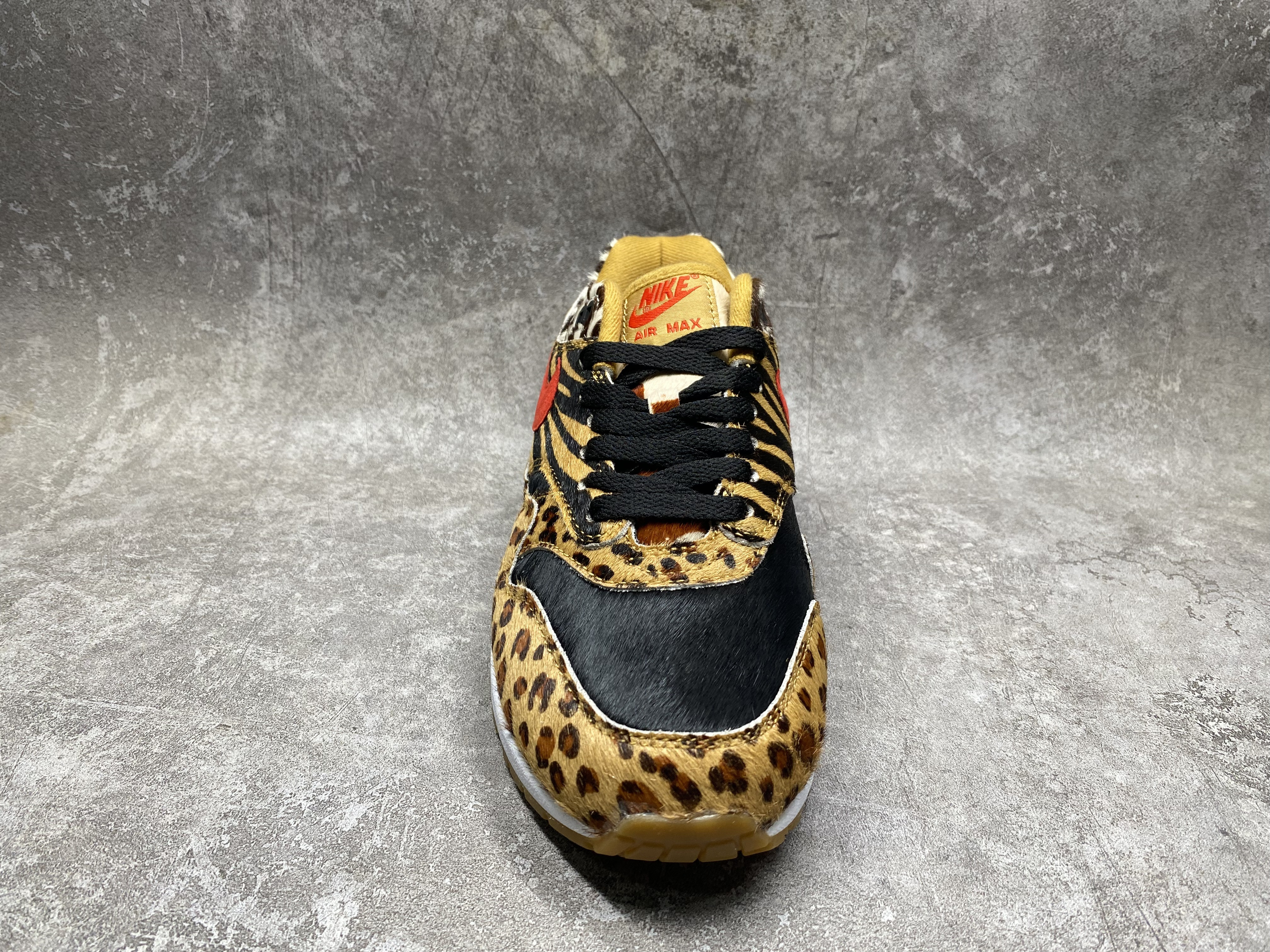 UA Nike Air Max 1