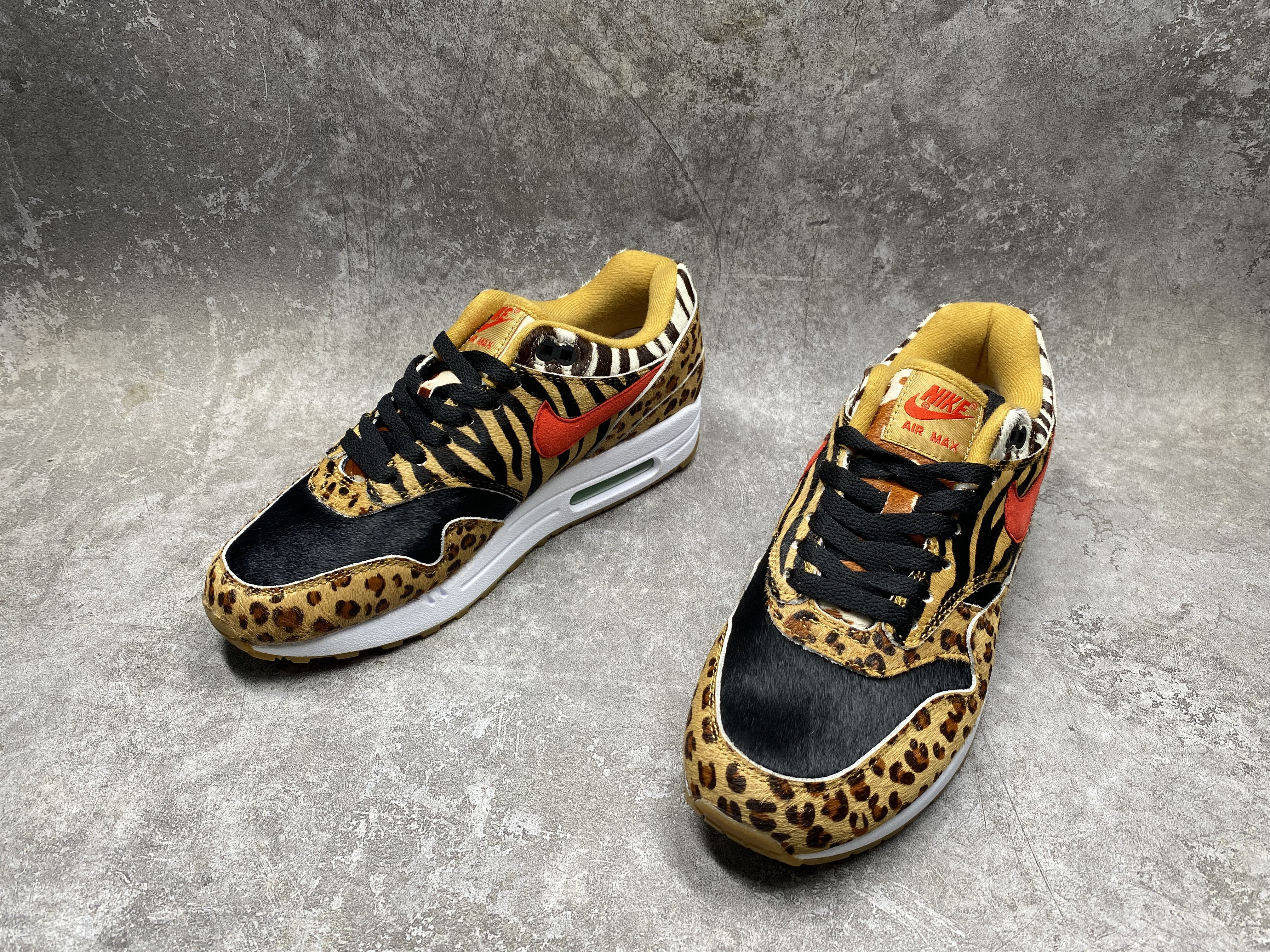 UA Nike Air Max 1