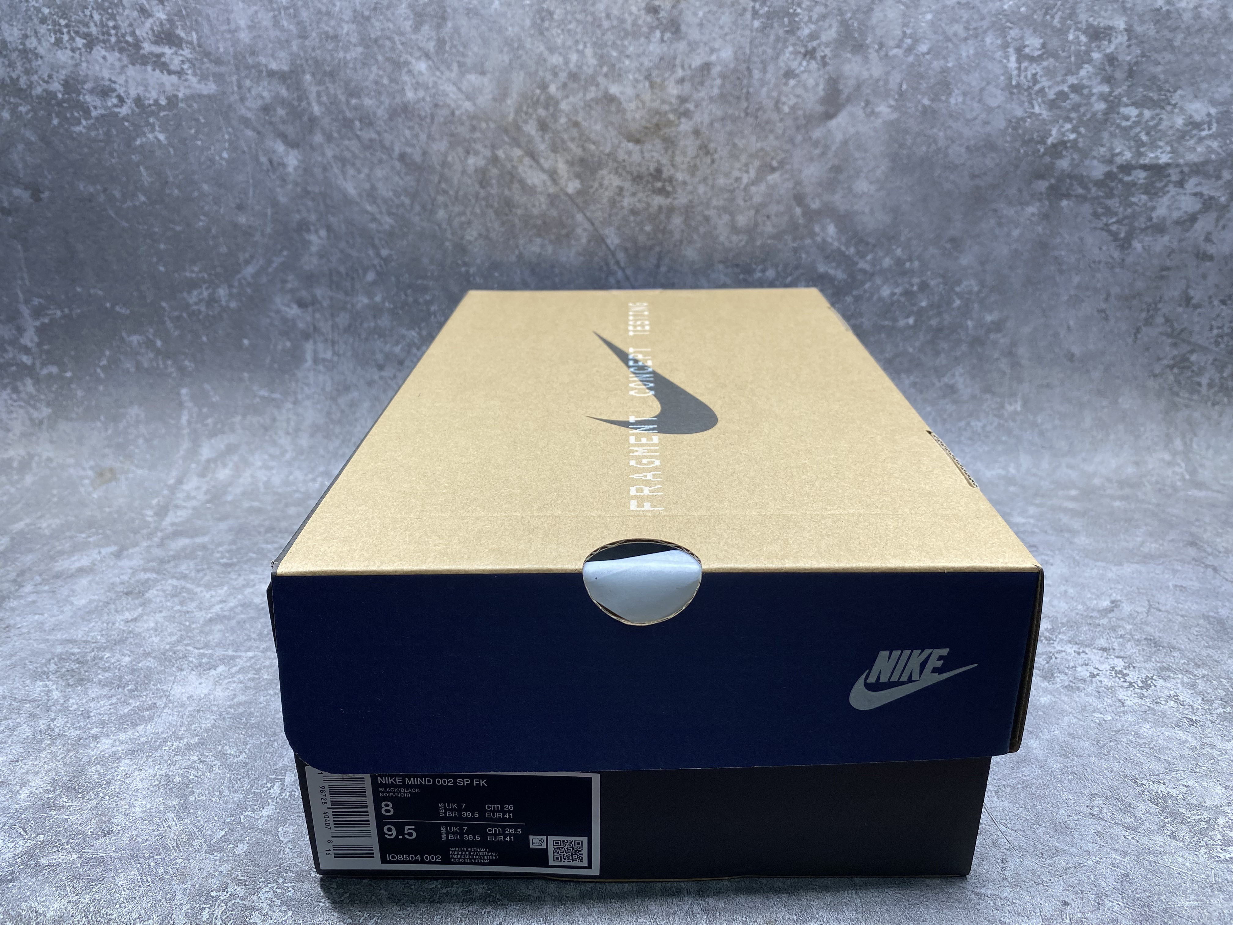 UA Nike Mind 002 Flyknit