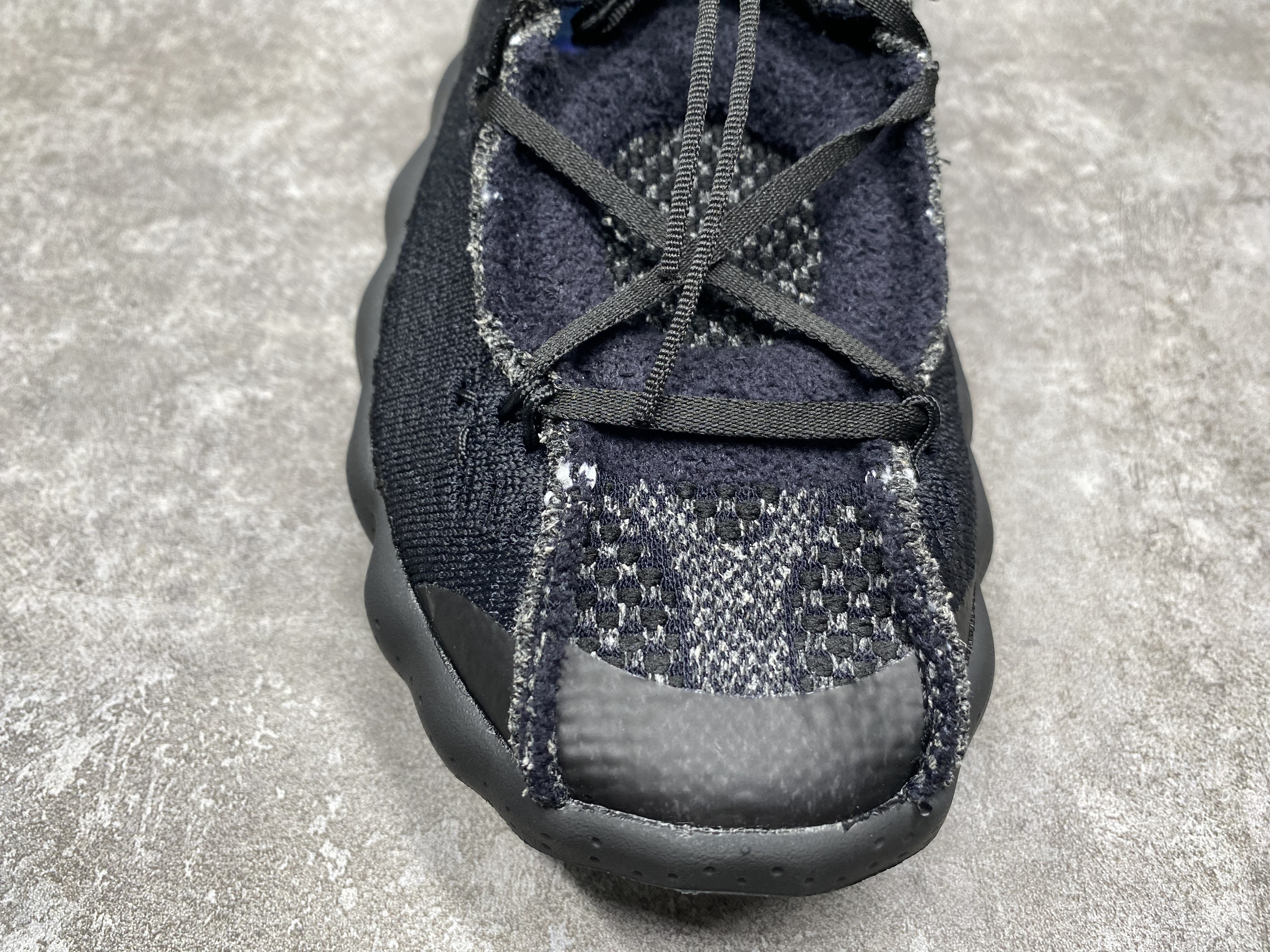 UA Nike Mind 002 Flyknit