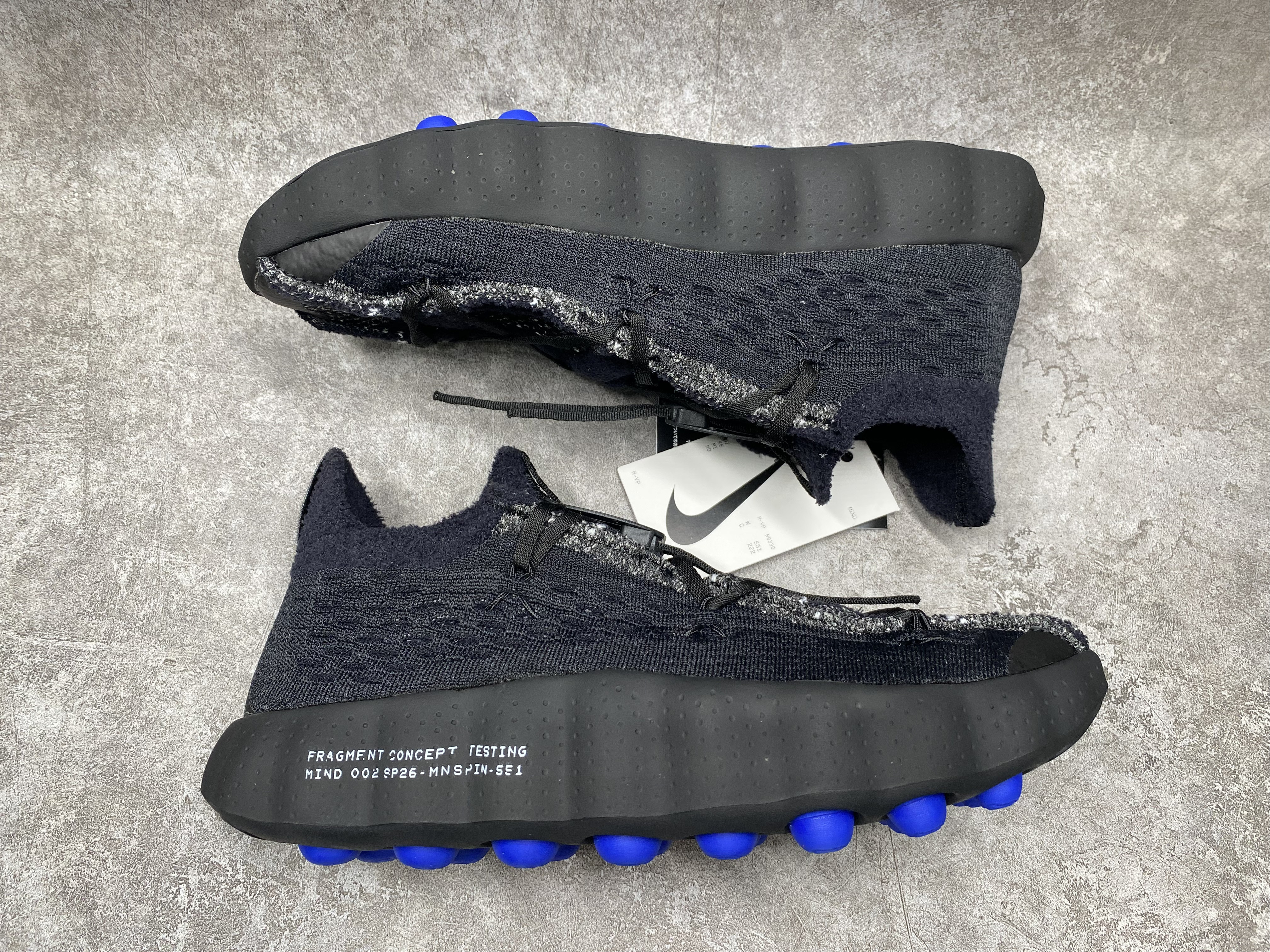 UA Nike Mind 002 Flyknit