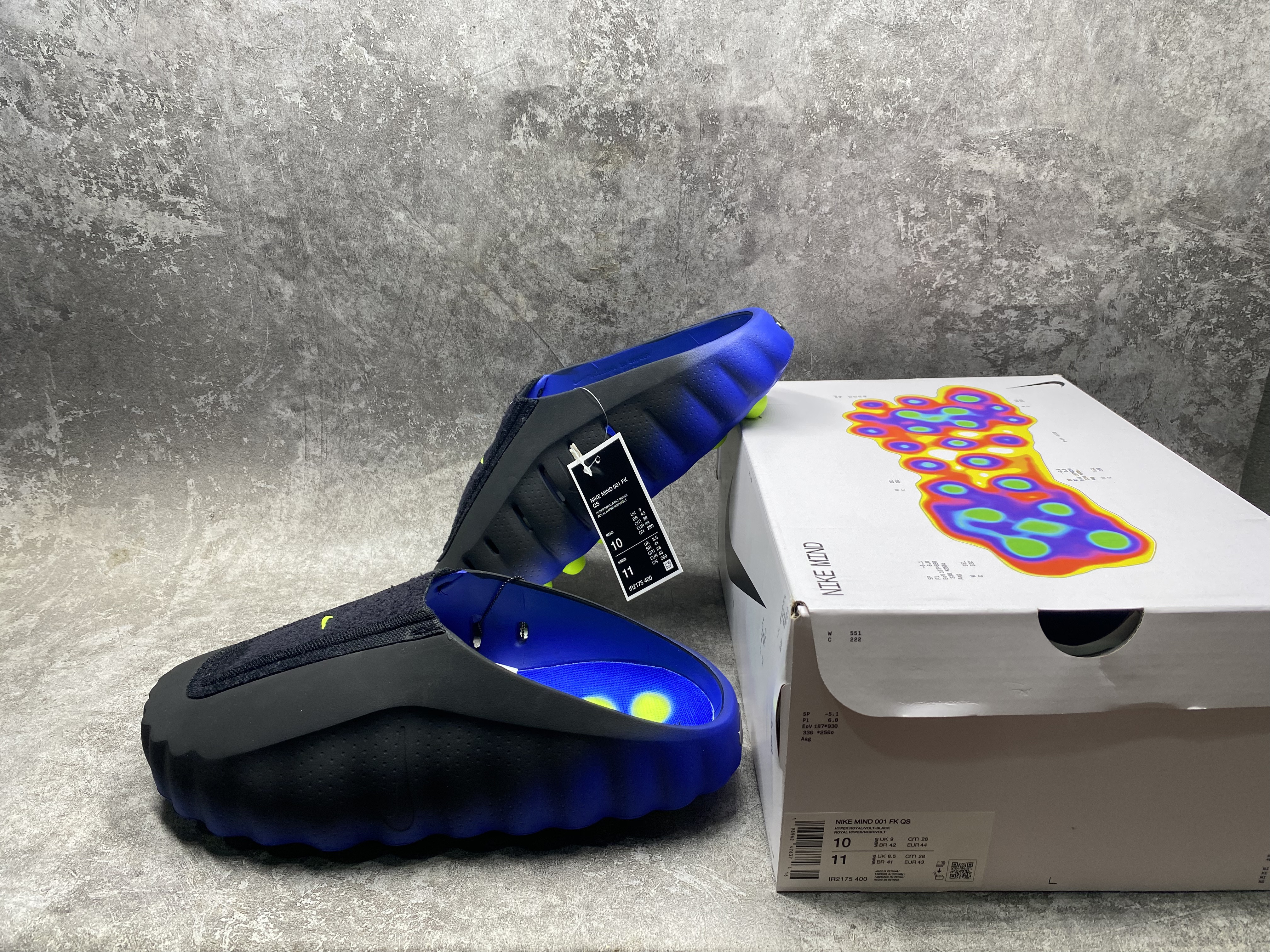 Nike Mind 001 Slide (Runs one size small)