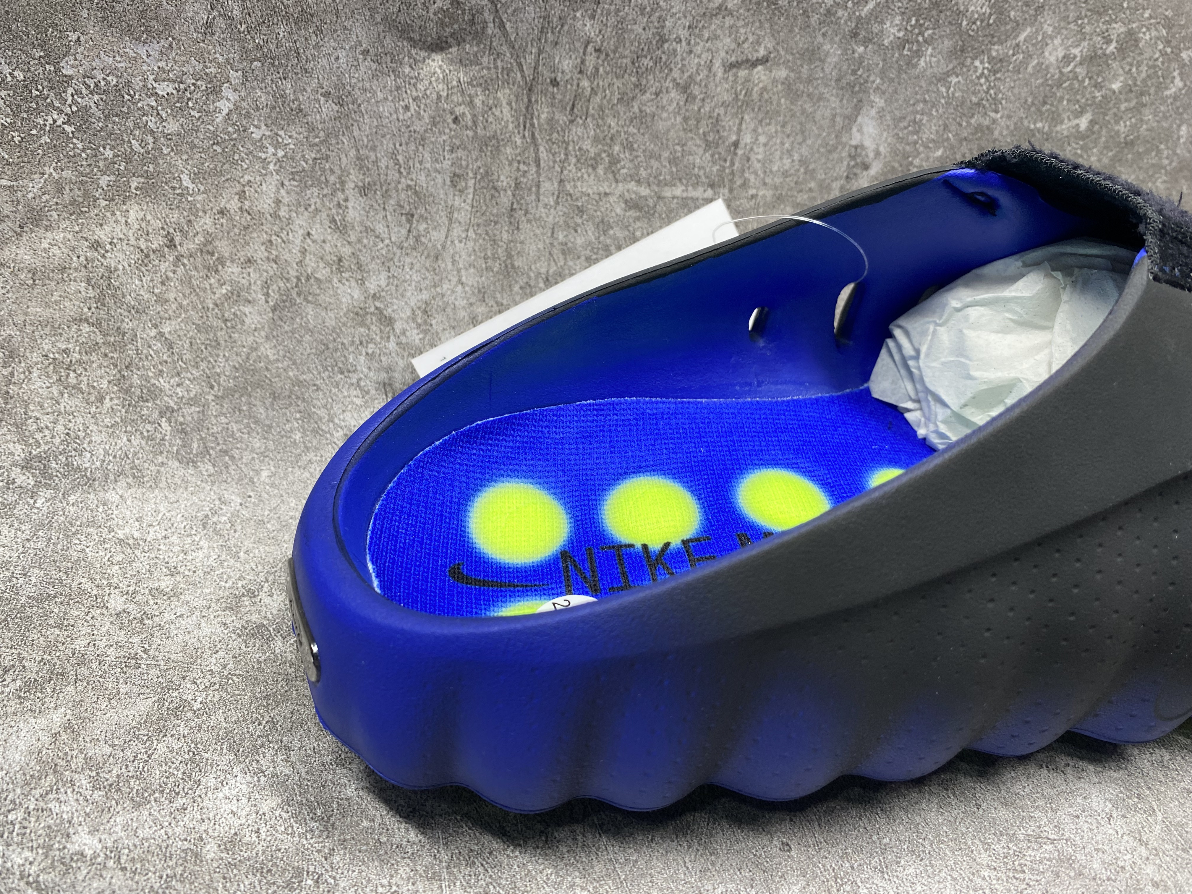 Nike Mind 001 Slide (Runs one size small)