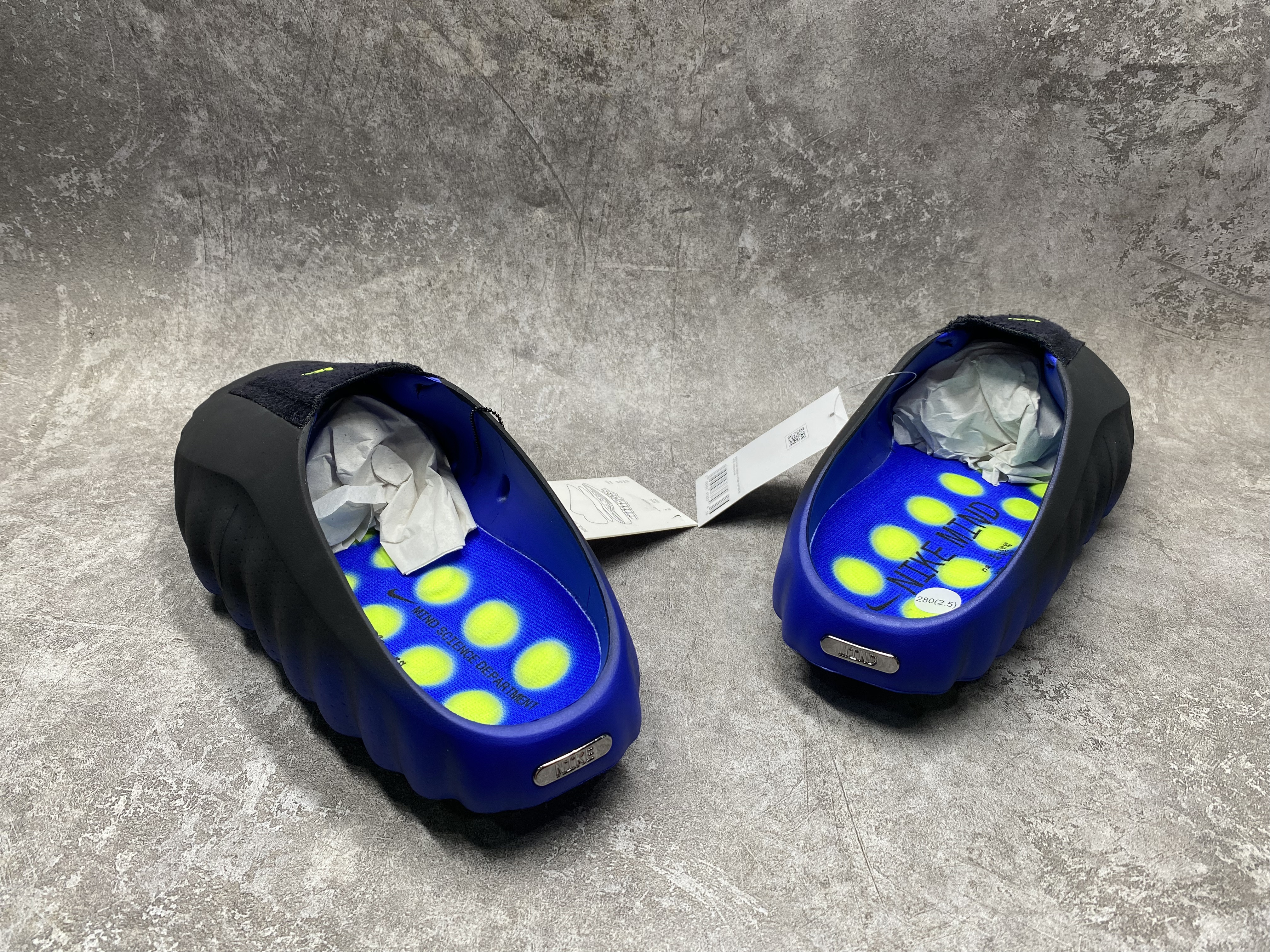 Nike Mind 001 Slide (Runs one size small)