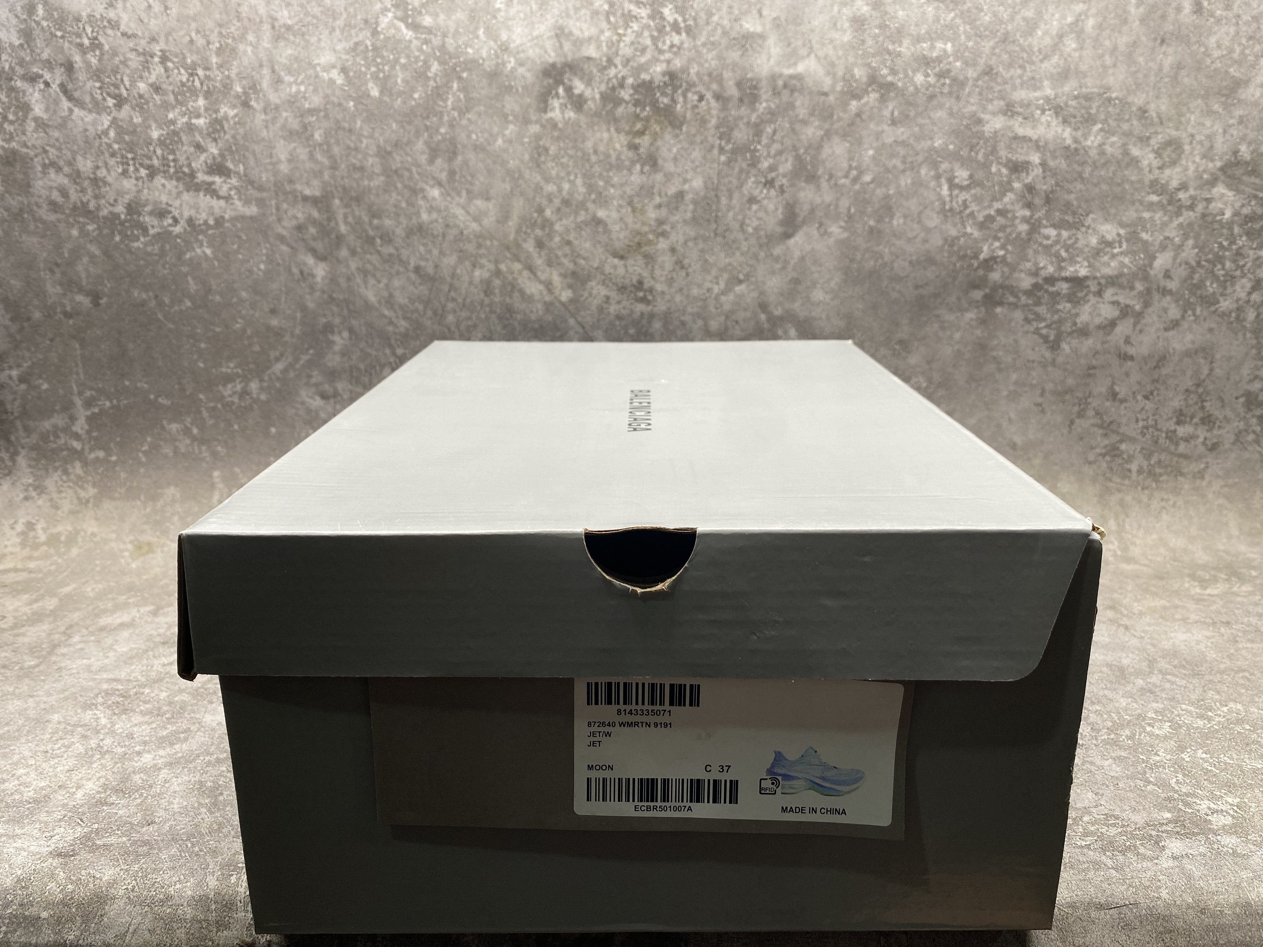ua Ba*len*cia*ga jet sneakers(run one size large)
