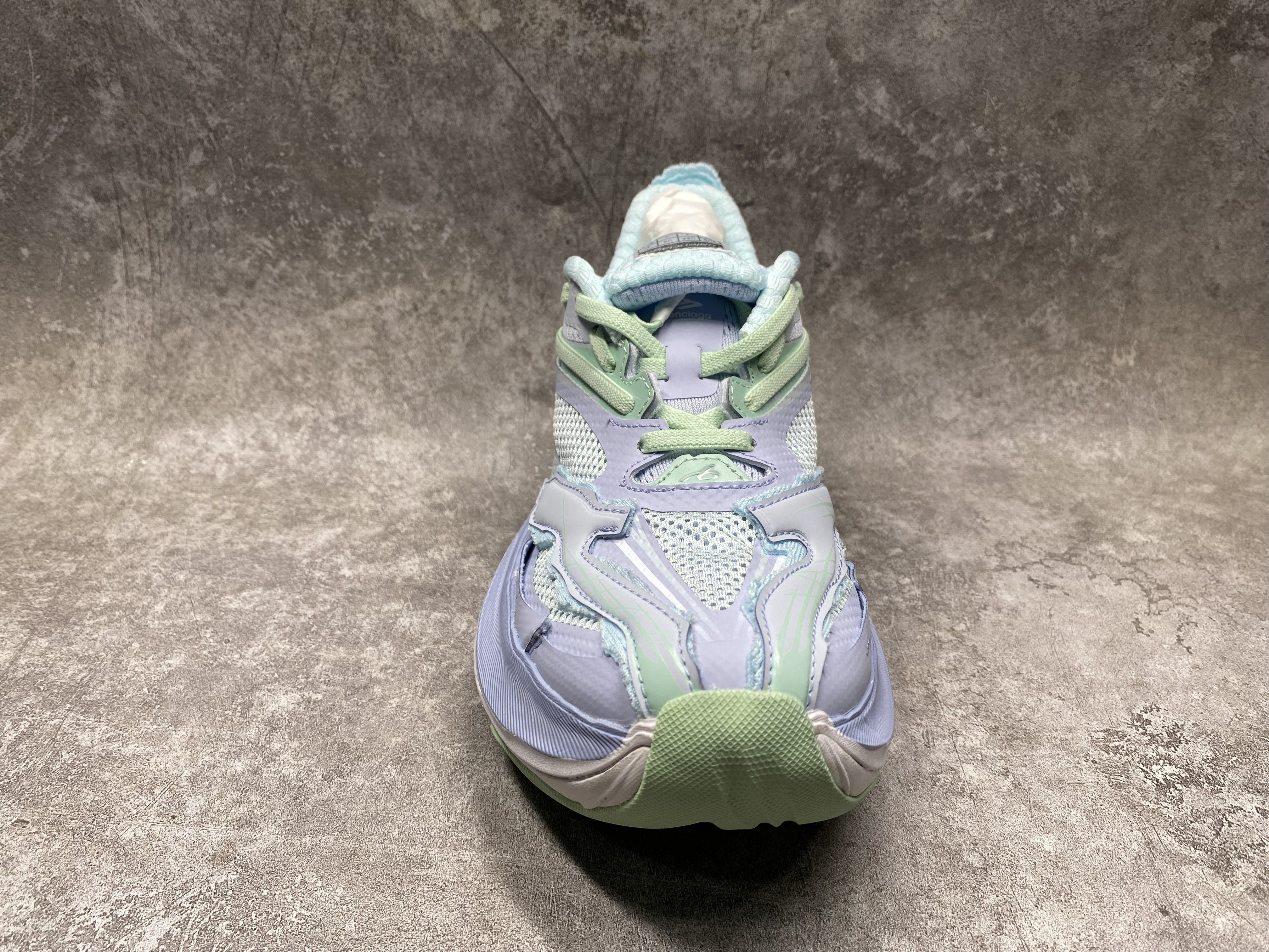 ua Ba*len*cia*ga jet sneakers(run one size large)