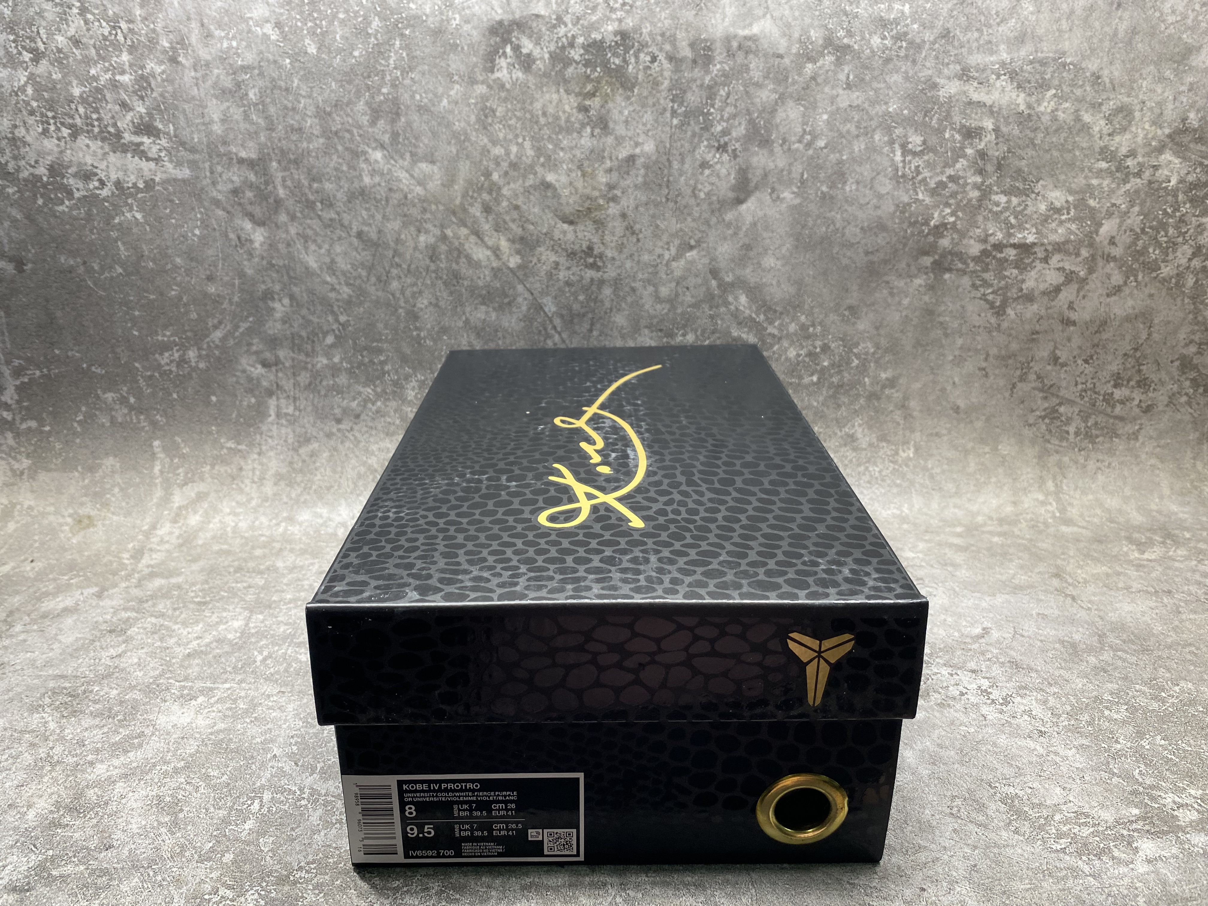 UA NIKE ZOOM KOBE 4