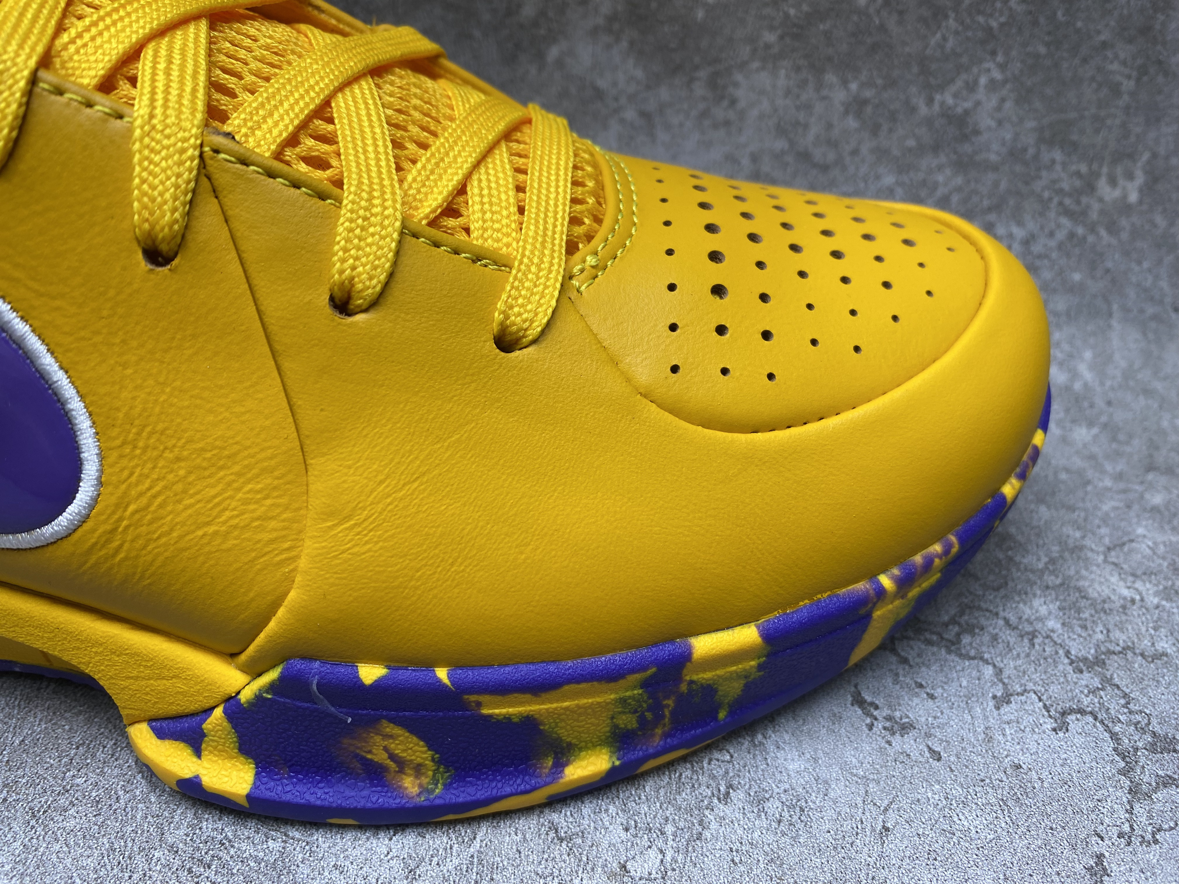 UA NIKE ZOOM KOBE 4