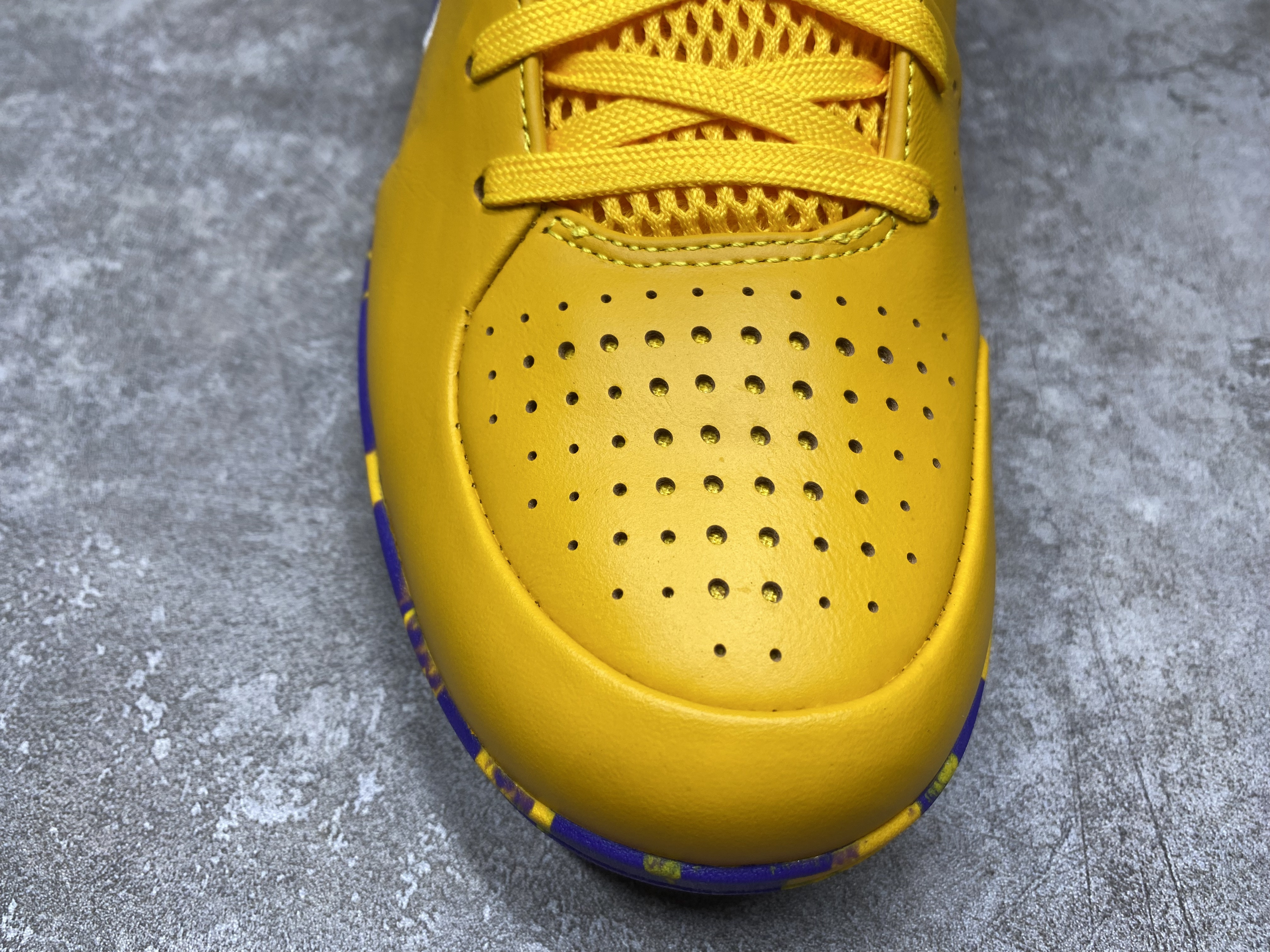 UA NIKE ZOOM KOBE 4