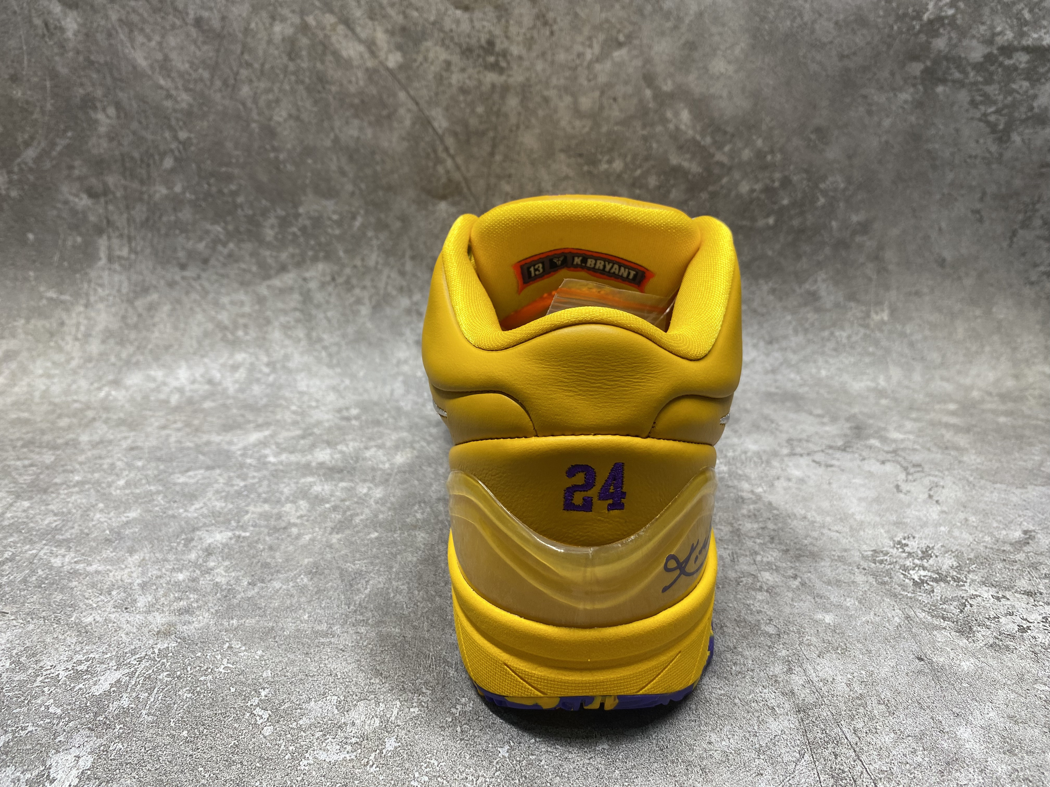 UA NIKE ZOOM KOBE 4