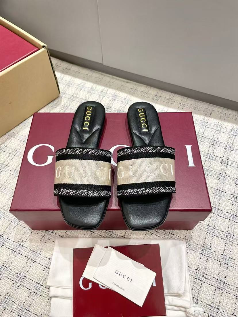 UA G*u*i Women