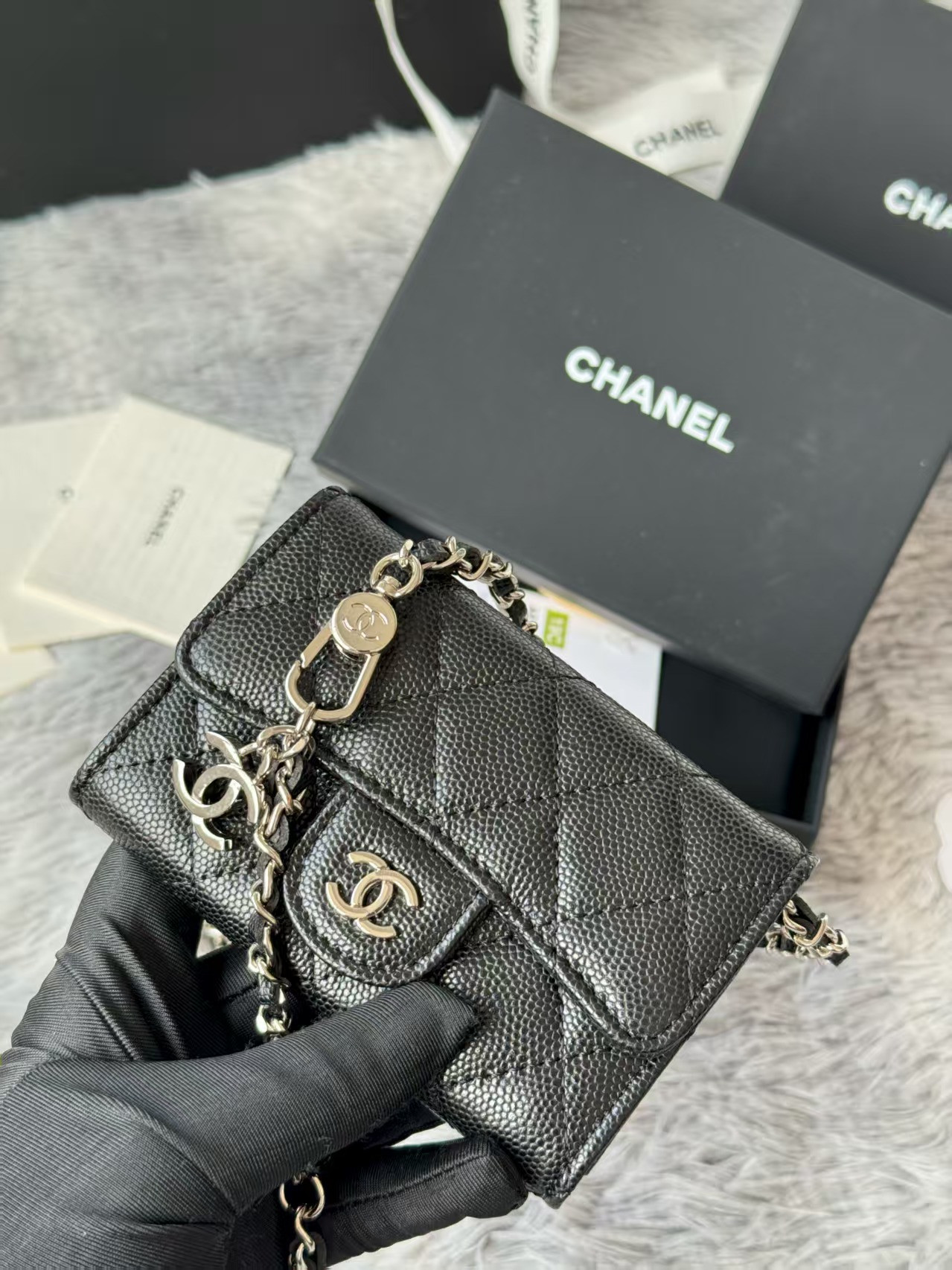 Ch*el Wallet on Chain 11x7.5x2cm