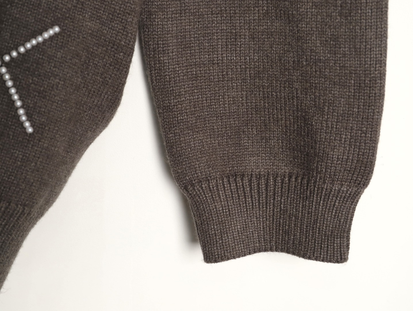 l0*is V*t0n lv knitting cardigan