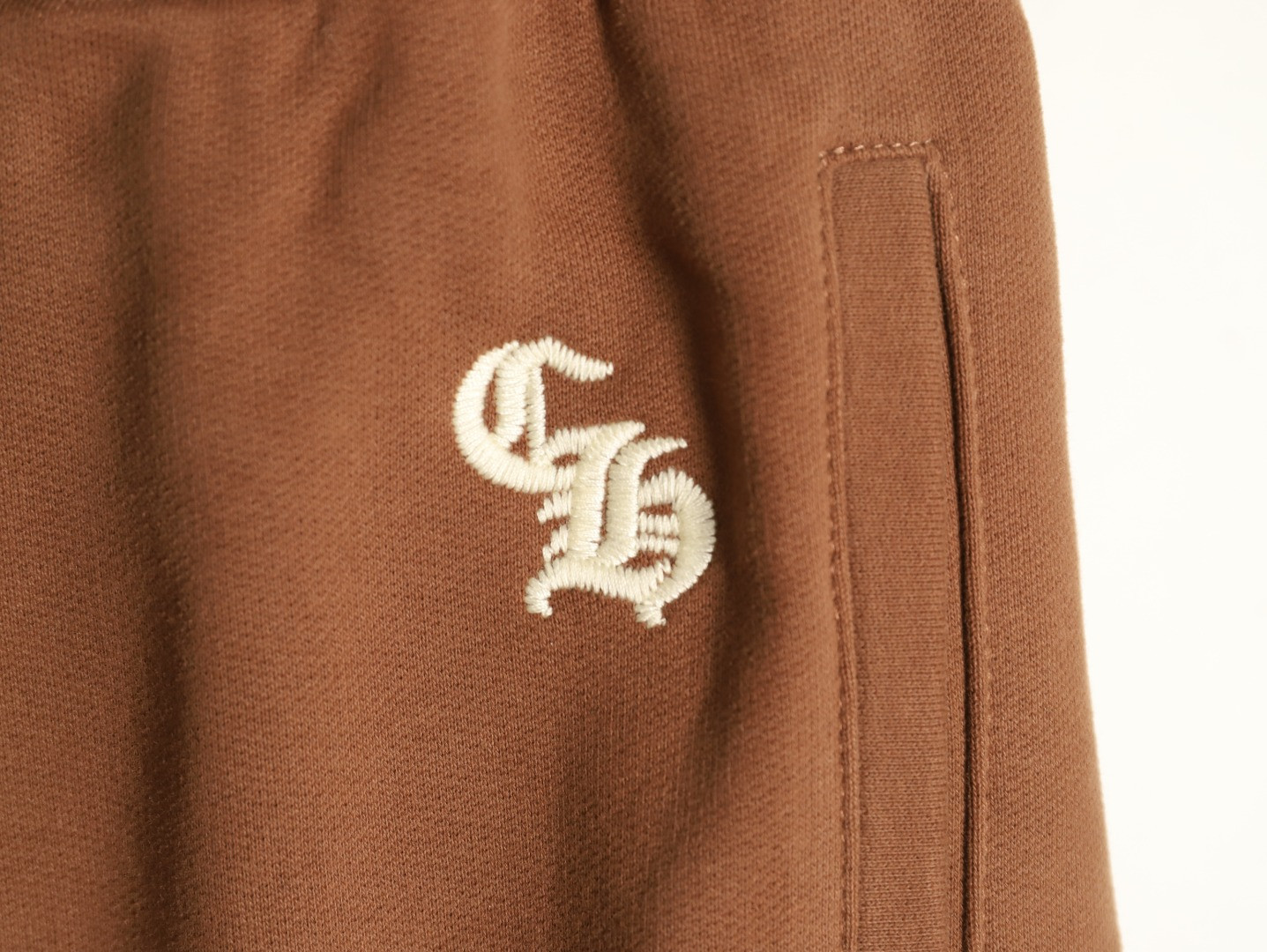 Ch**me He**ts pants