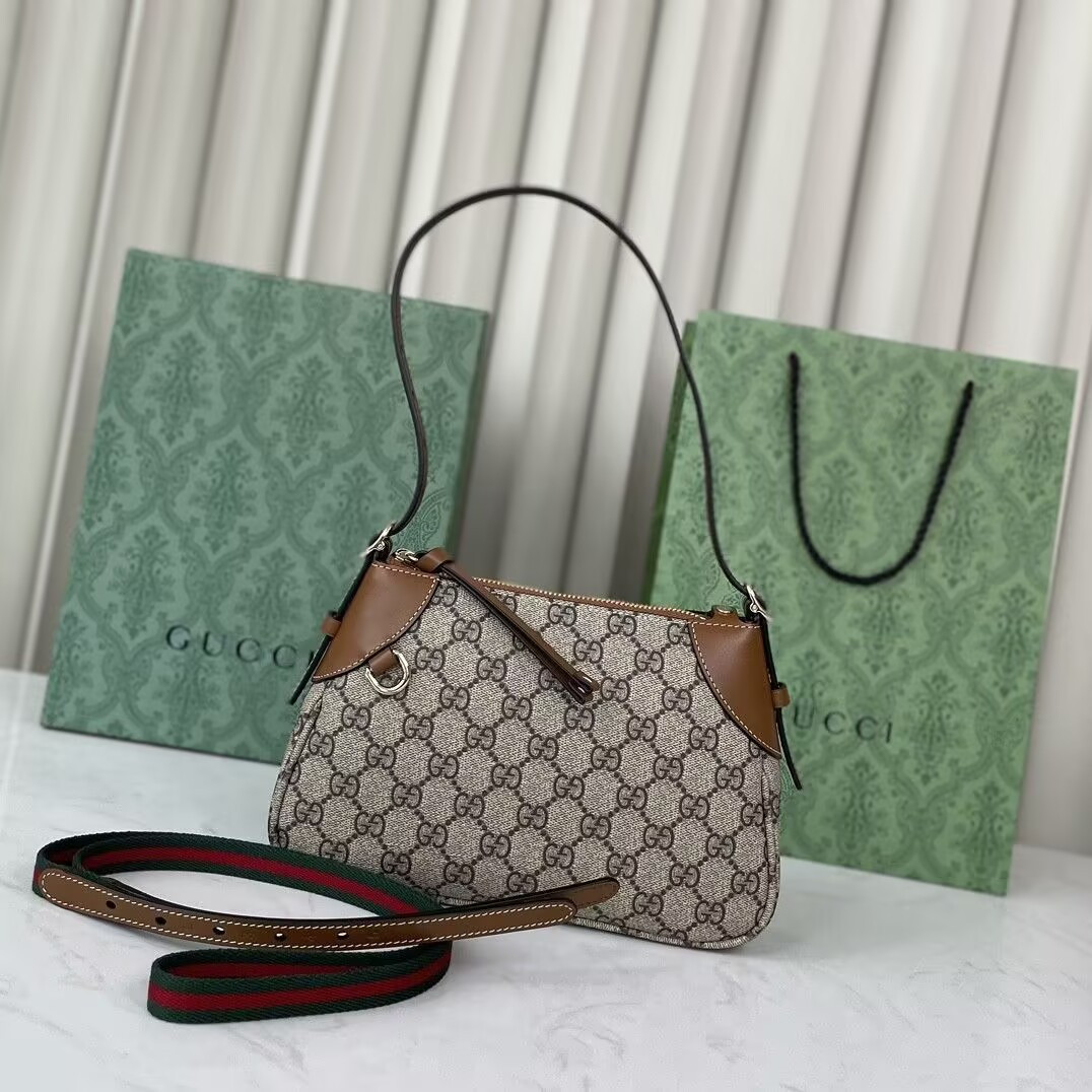 G*u*i GG Emblem Shoulder Bag 24.5x16x16cm