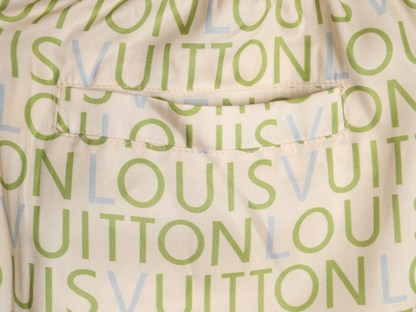 l0*is V*t0n shorts suit