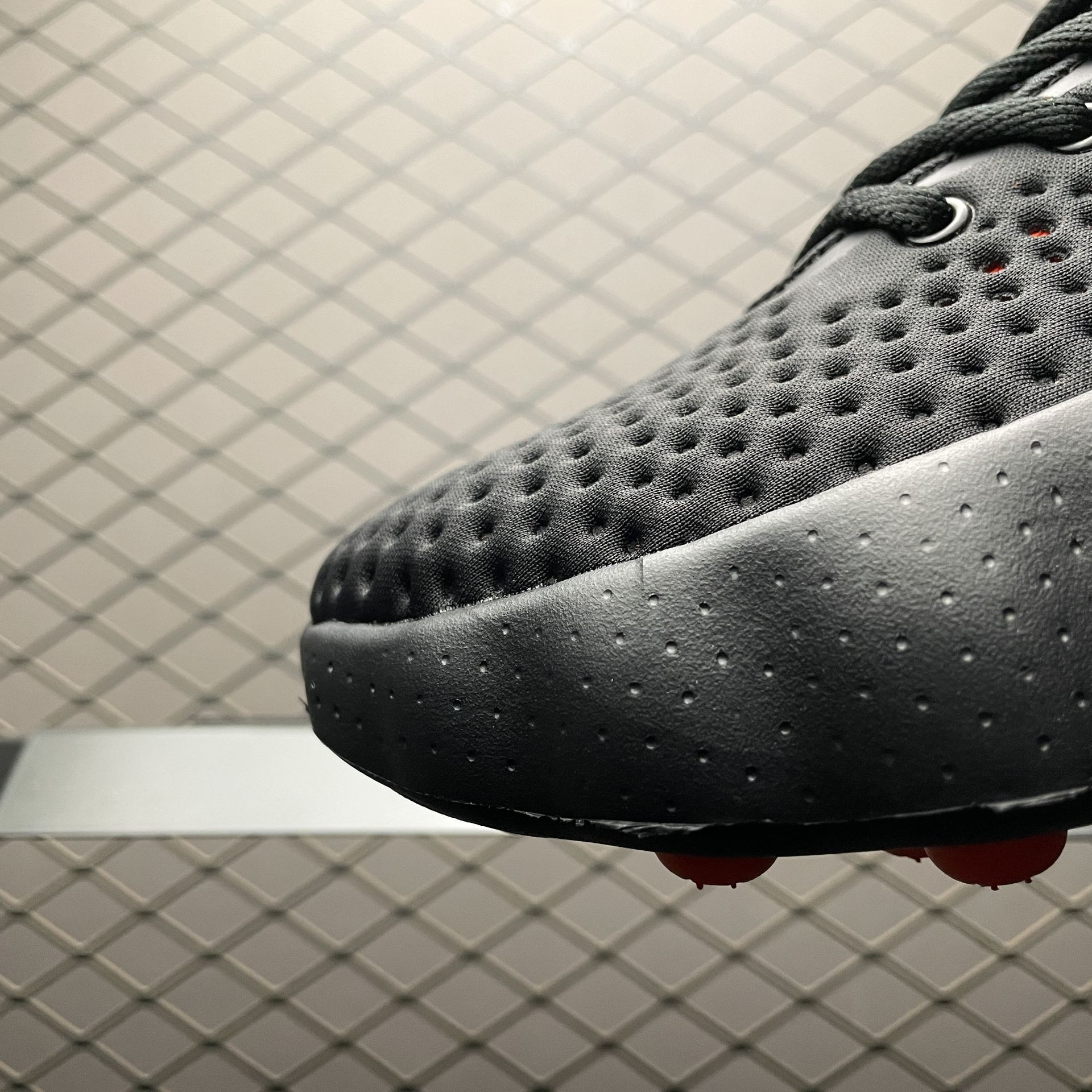 UA Nike Mind 002