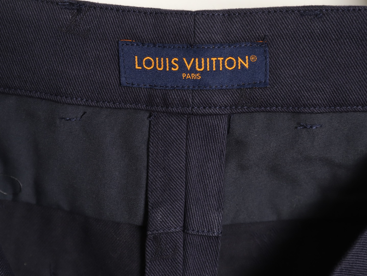 l0*is V*t0n shorts