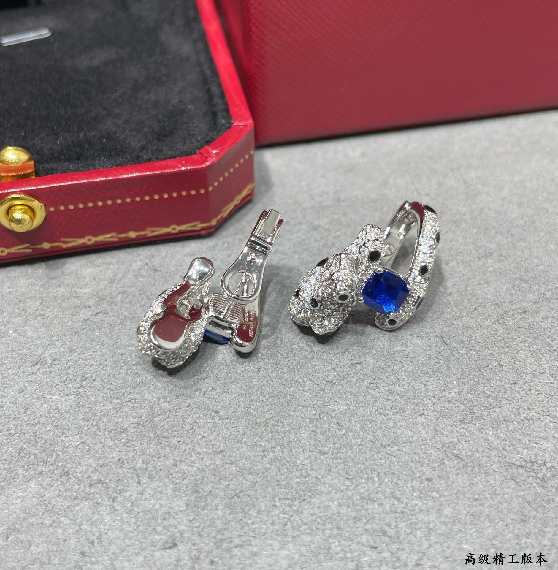 ca*t*er blue Di*m*nd panther earrings
