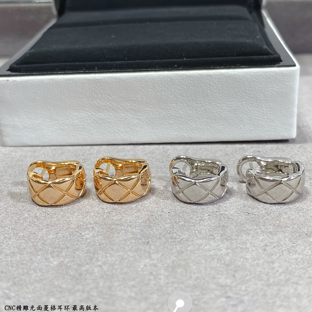 ch*el finely carved Di*m*nd surf**e earrings