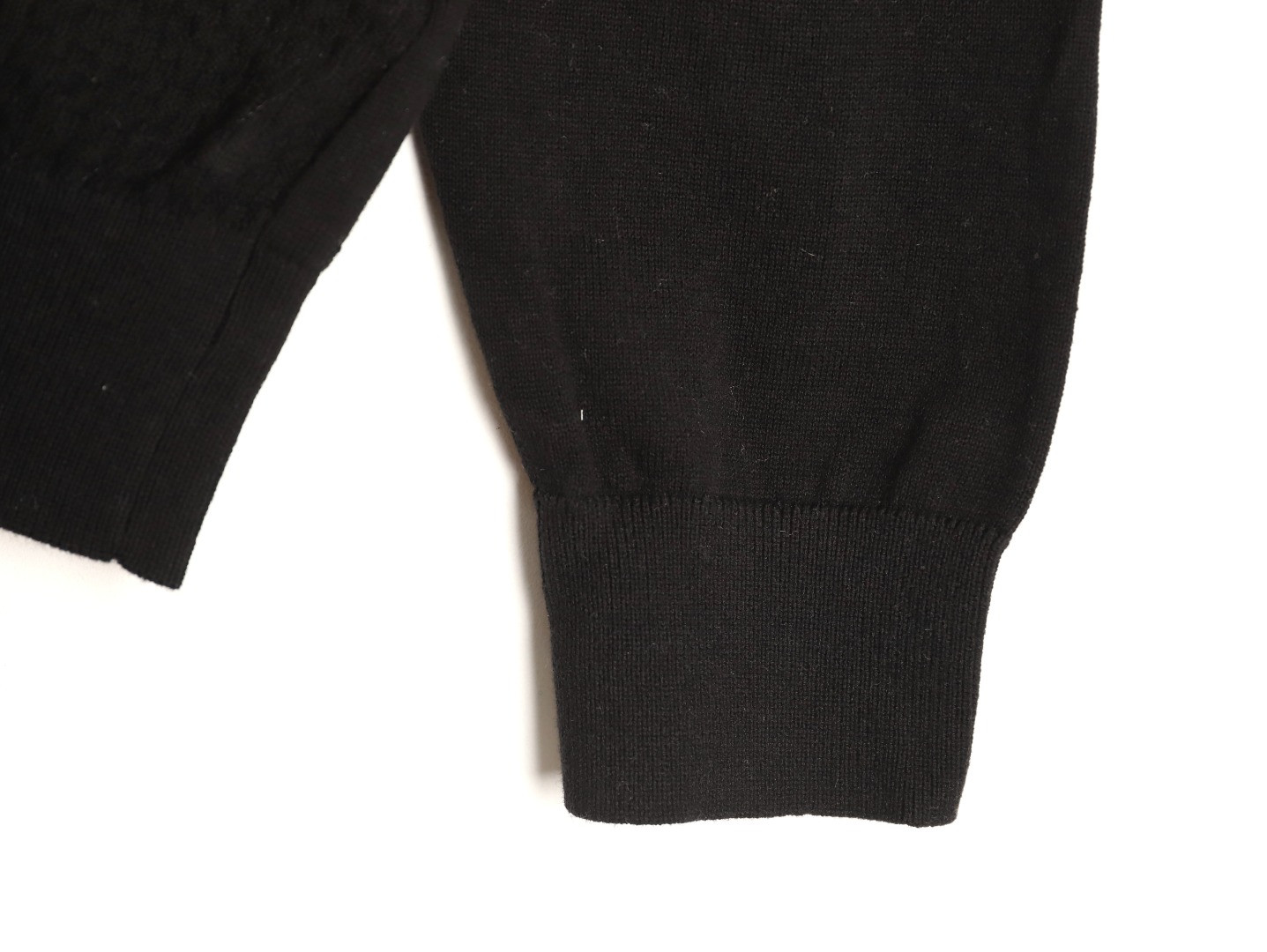 l0*is V*t0n lv sweaters