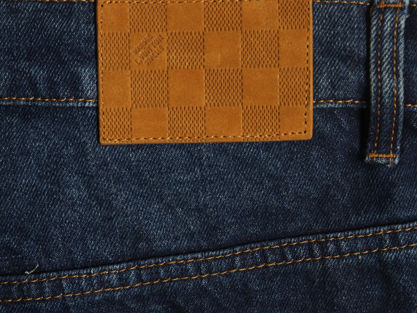 l0*is V*t0n jeans