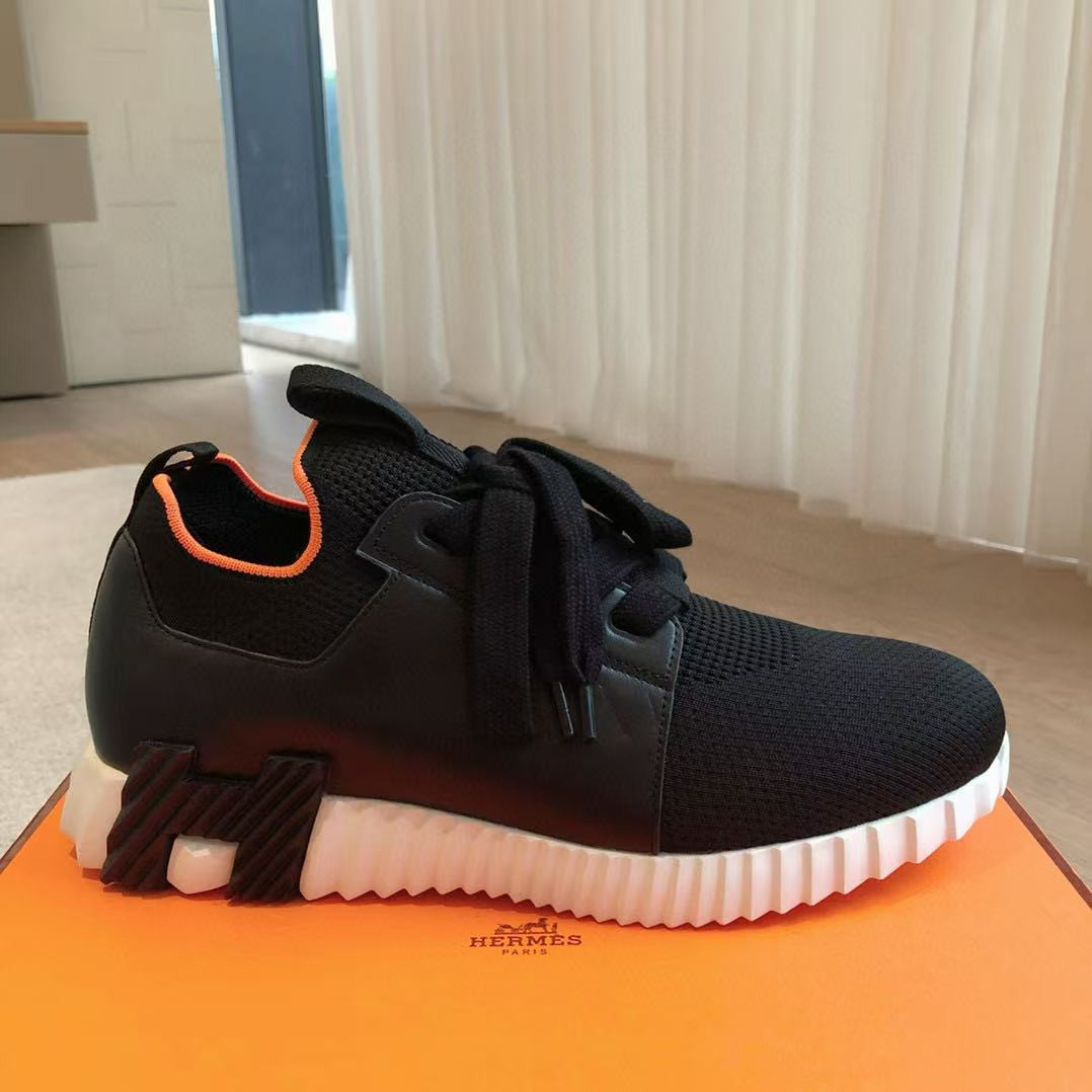 ua H**me5 bouncing sneaker