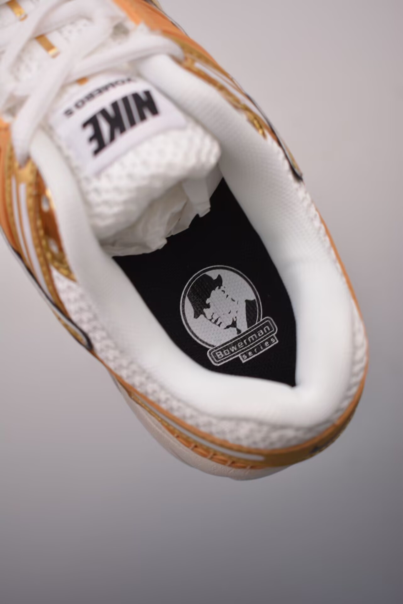 UA Nike Zoom Vomero 5