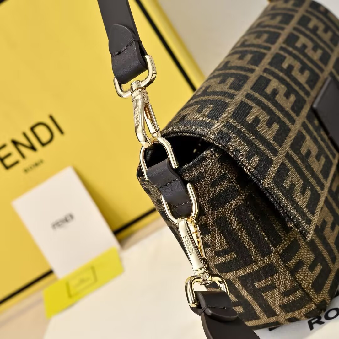 F**di baguette shoulder bag 26x13x6cm