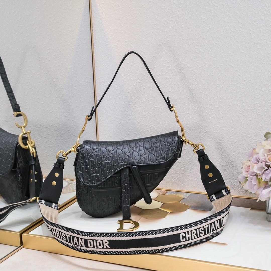D*0r SADDLE BAG WITH STRAP Black Oblique Embossed Calfskin 25.5x20x6.5cm