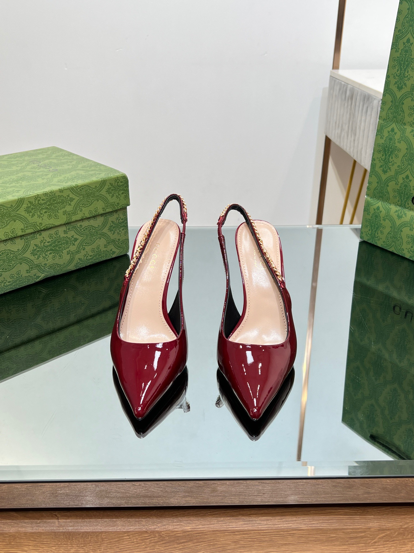 G*u*i SIGNORIA SLINGBACK PUMP