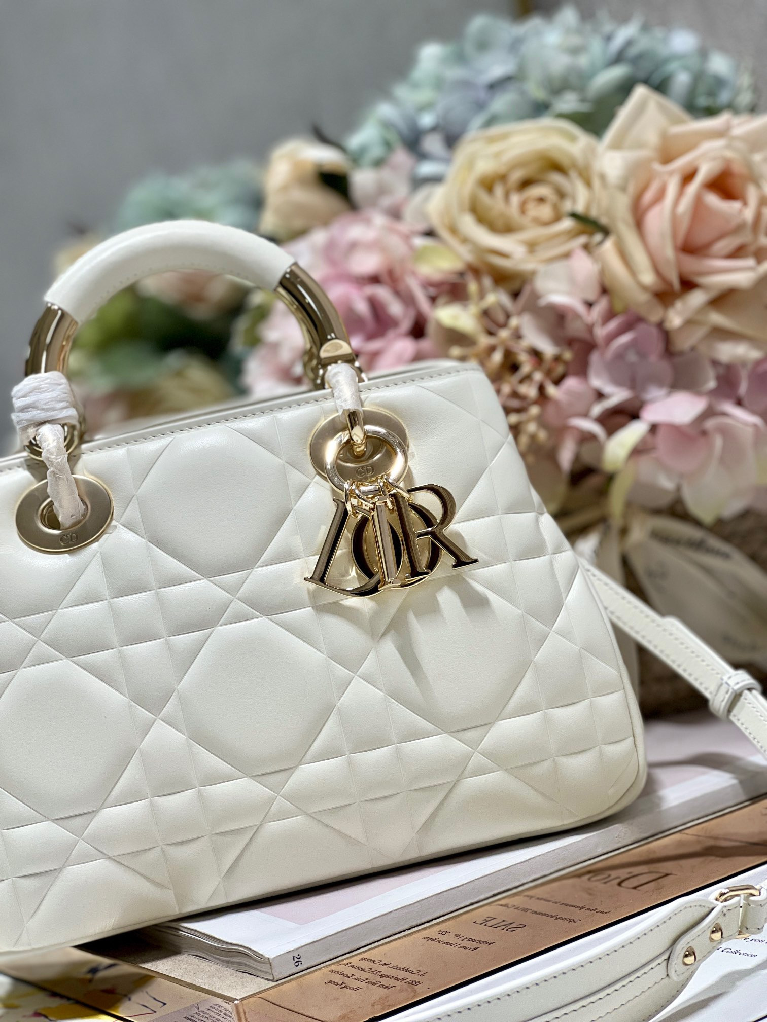 Lady D*0r 95•22  24×16.5×9.5cm
