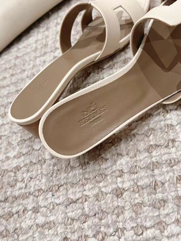 UA Hermès Oasis sandal