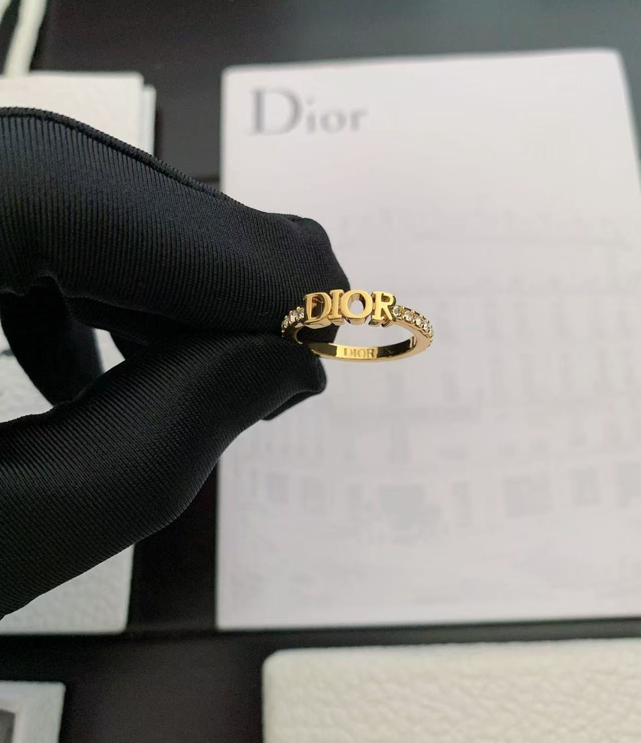 D*or dio(r)evolution ring