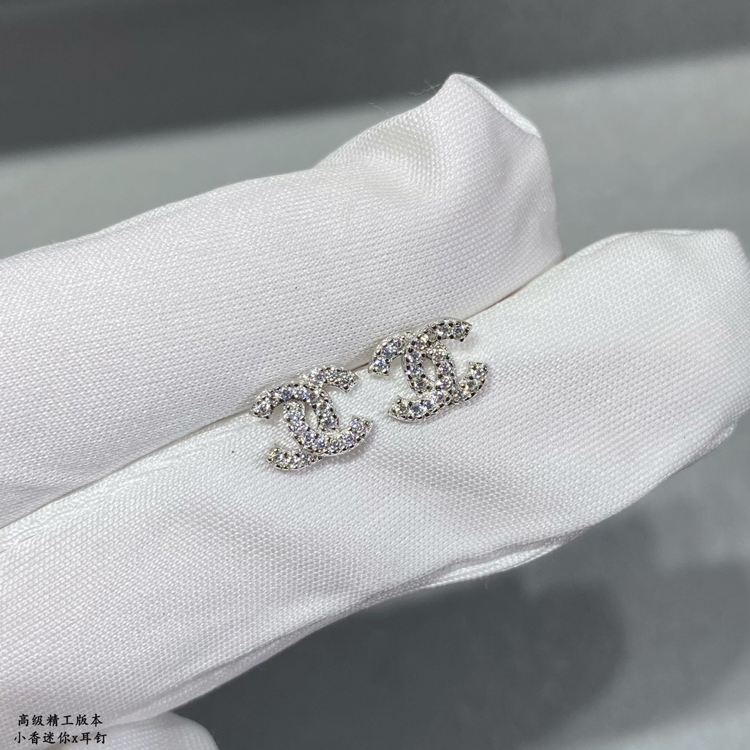 Ch*el mini Ch*el earrings 0.6cm
